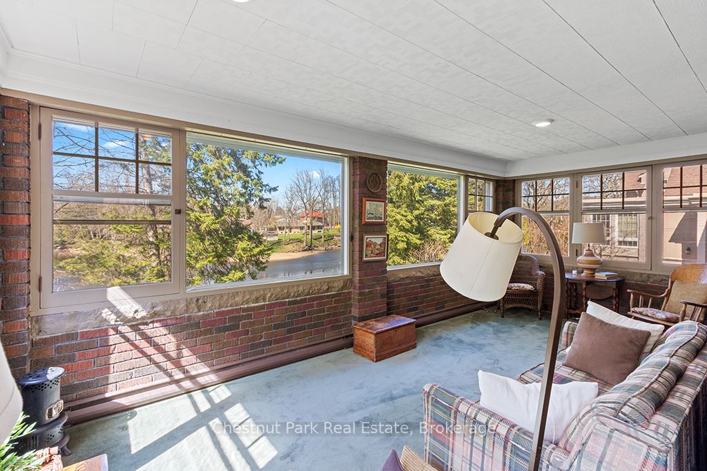 190 4th Street W, Owen Sound, ON N4K 3J9