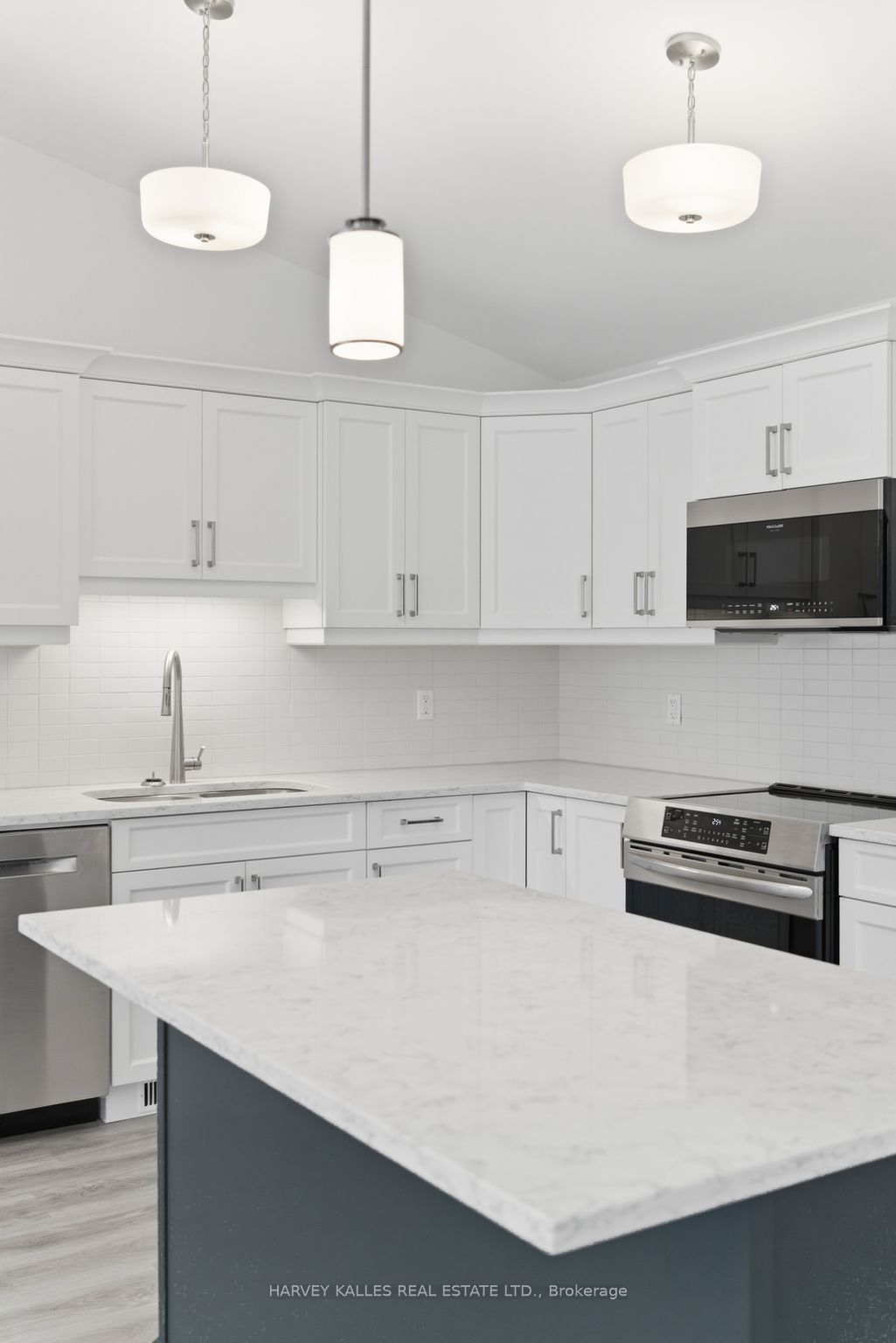 125 Farrington Crescent, Prince Edward County, ON K0K 2T0