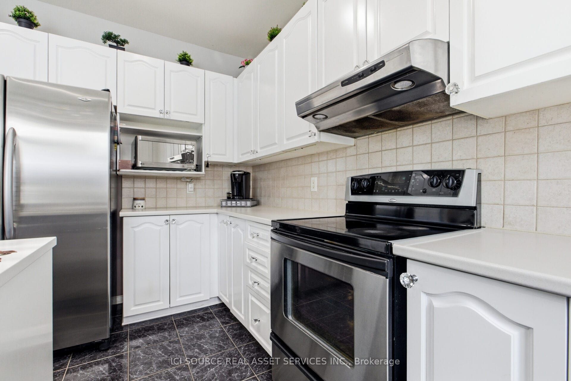 1165 Klondike Road, Kanata, ON K2W 1C8