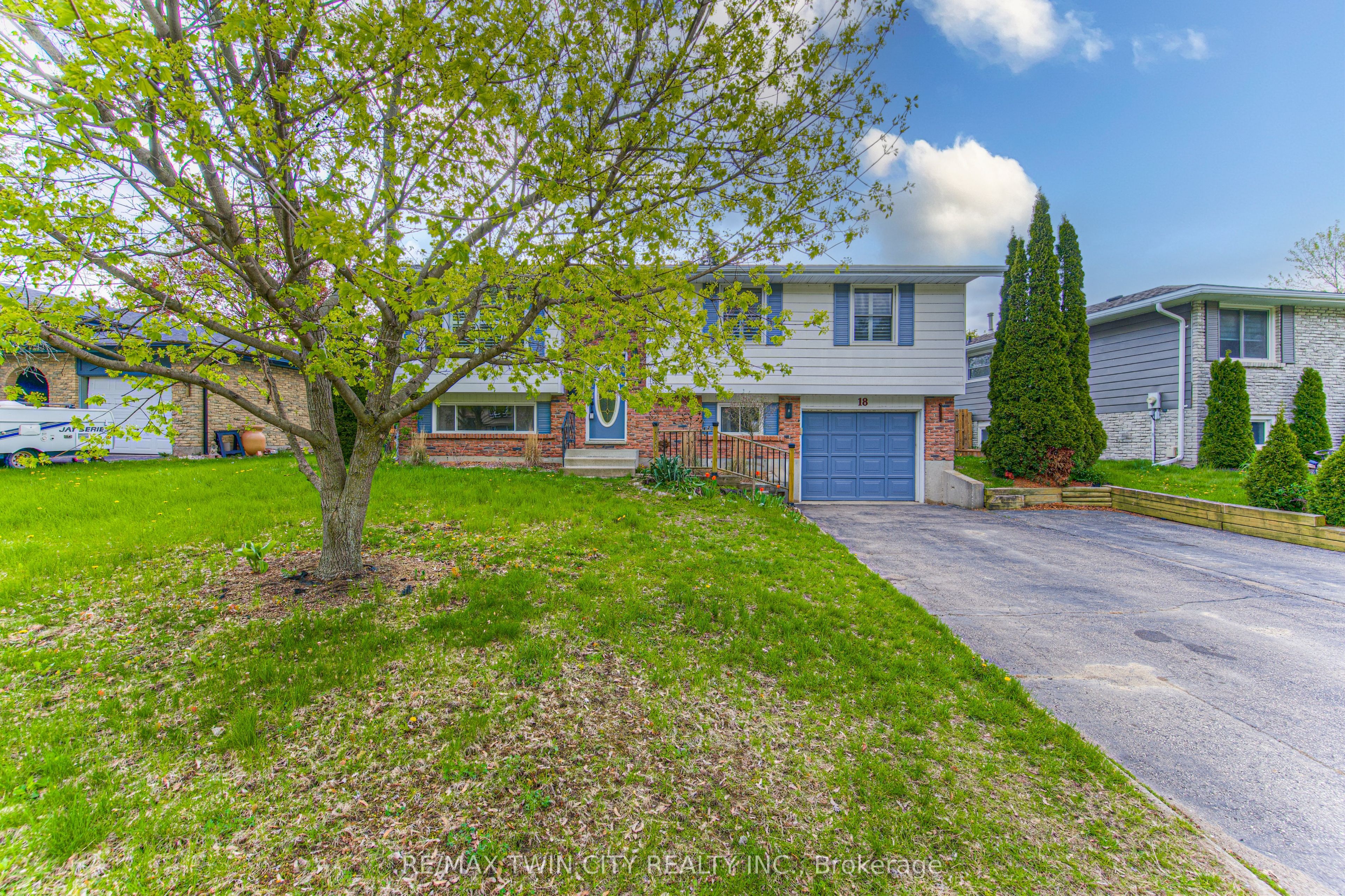 18 GILSTON Parkway, Brant, ON N3L 3K6