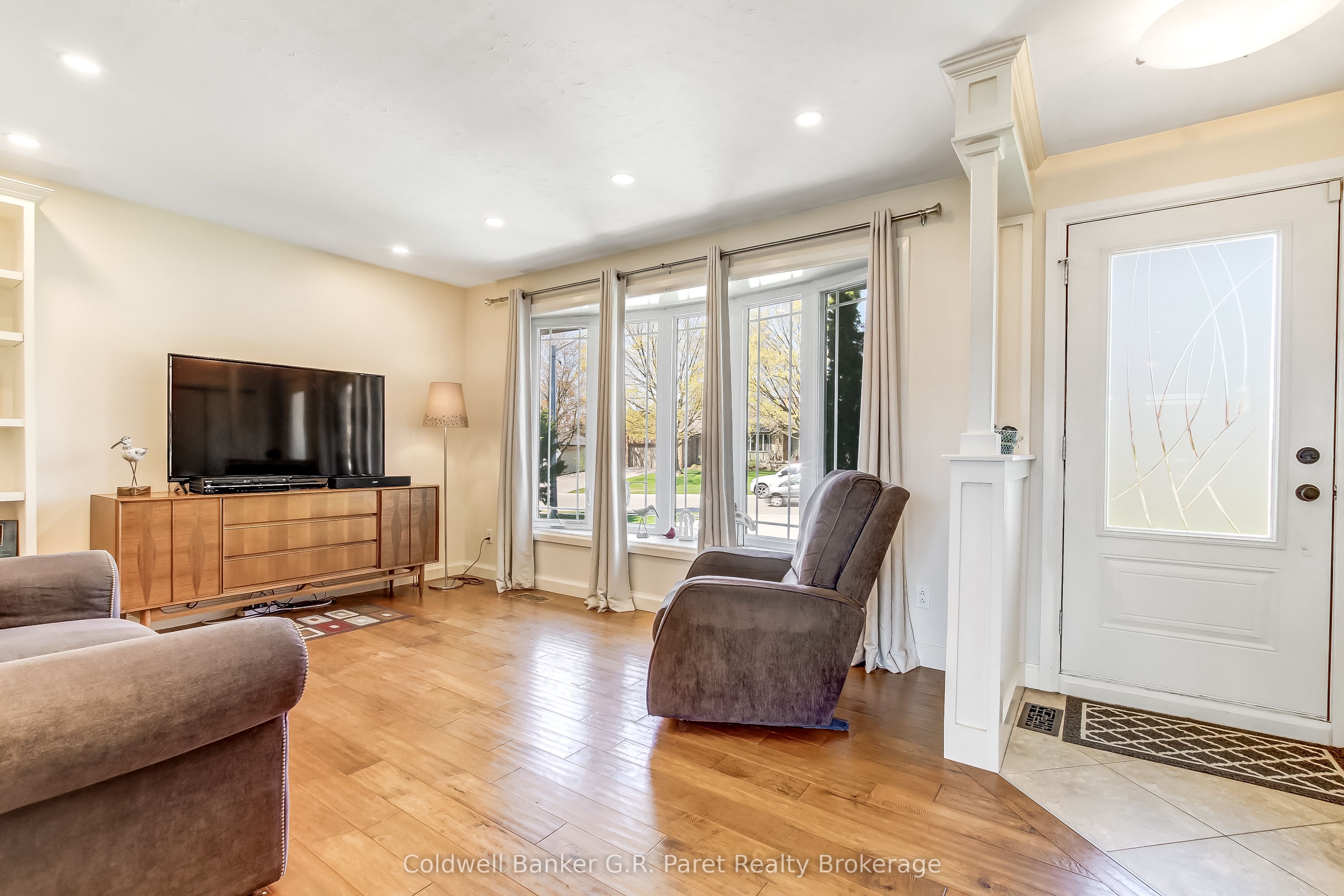 35 Tanager Drive, Tillsonburg, ON N4G 1B1