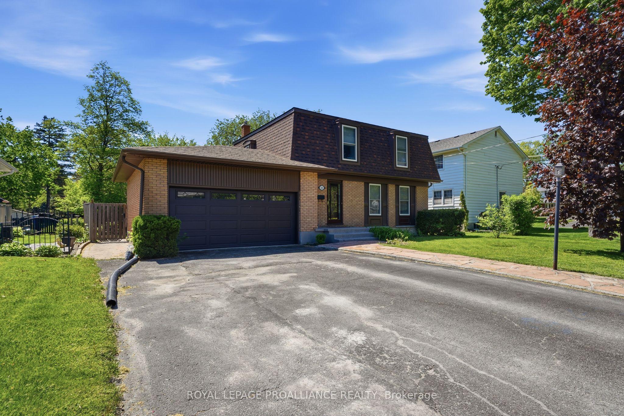 14 FOREST HILL Crescent, Belleville, ON K8N 4M5