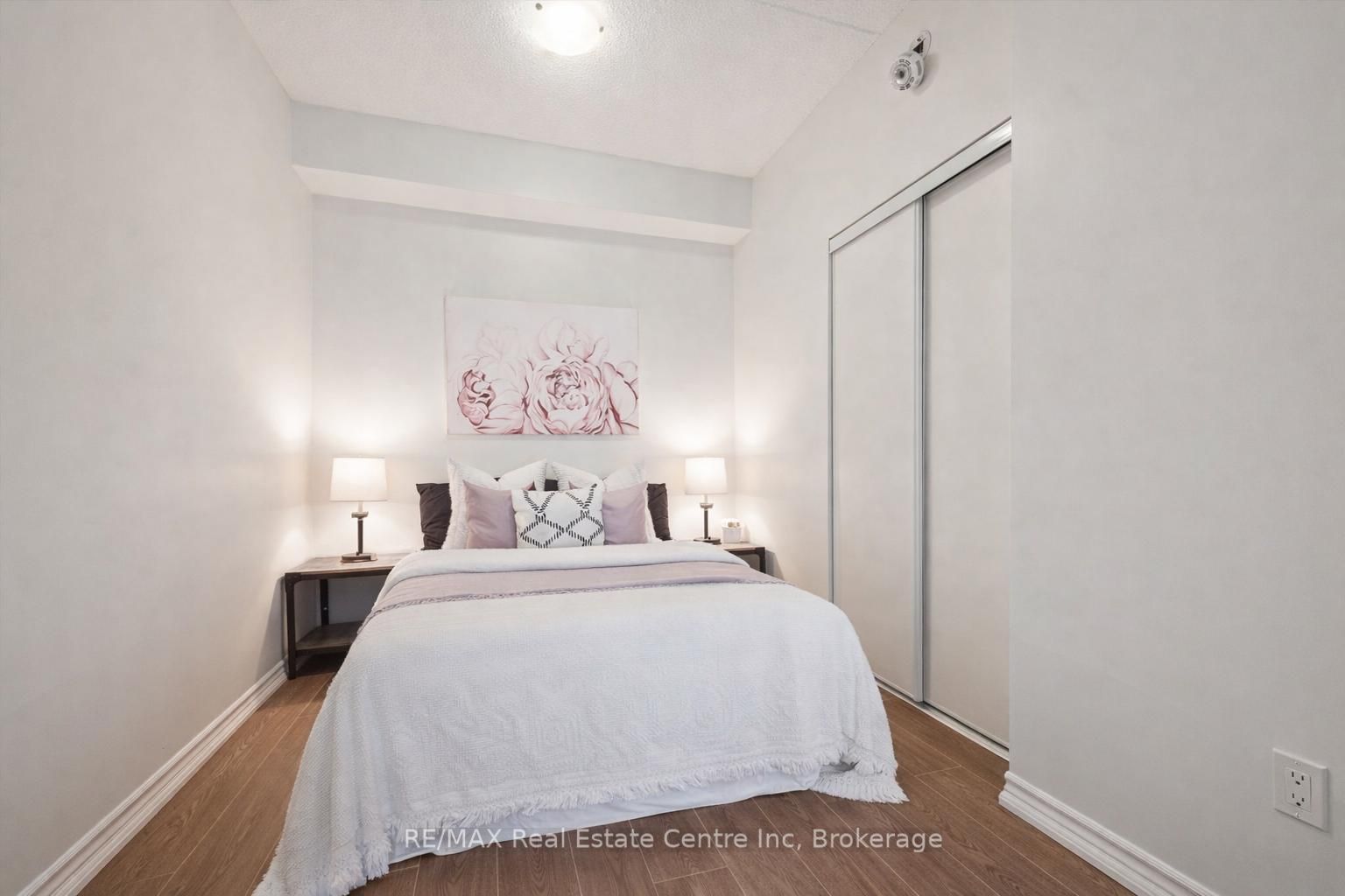 1280 Gordon Street 210, Guelph, ON N1L 0N6