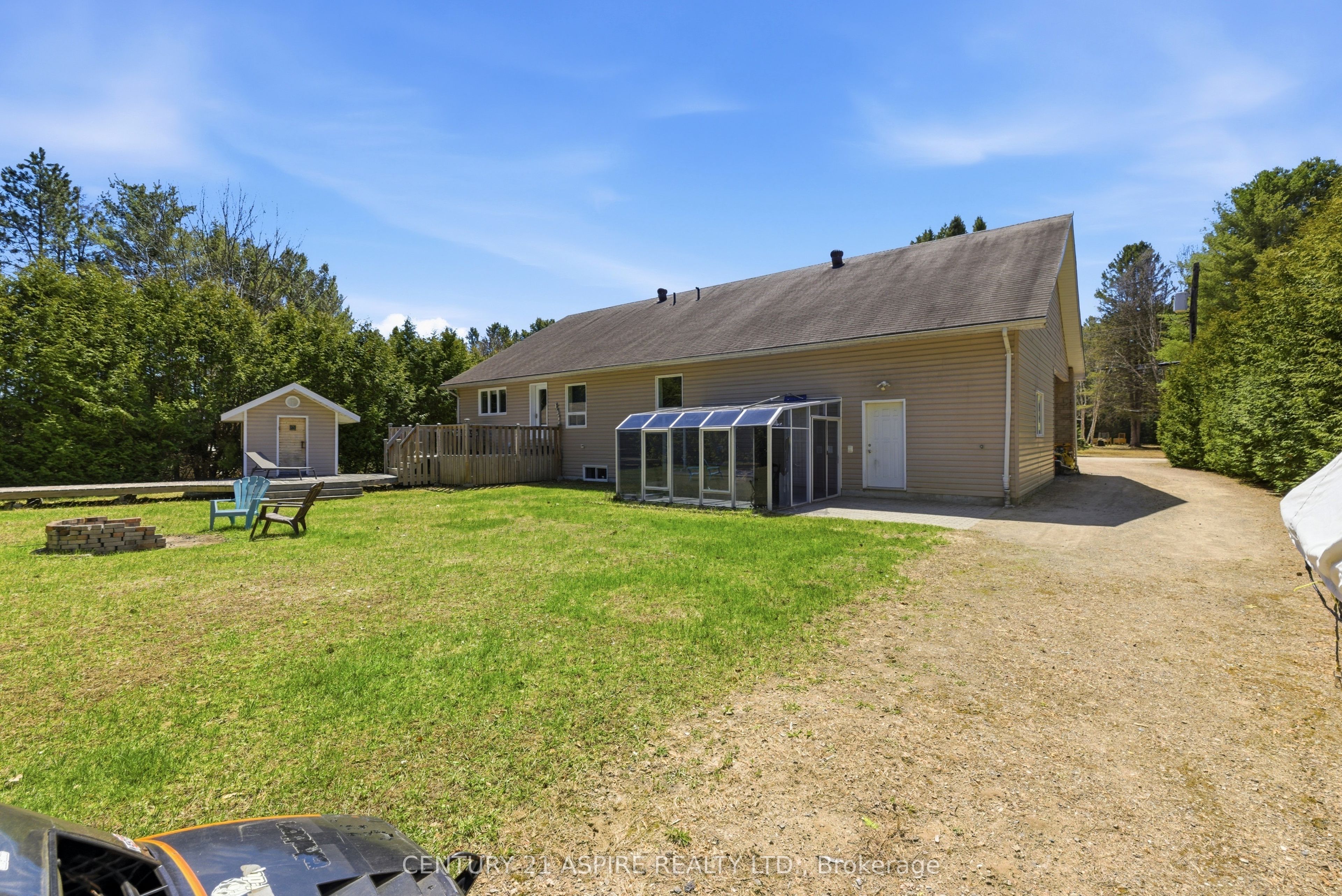 84 Pinewood Place, Deep River, ON K0J 1P0