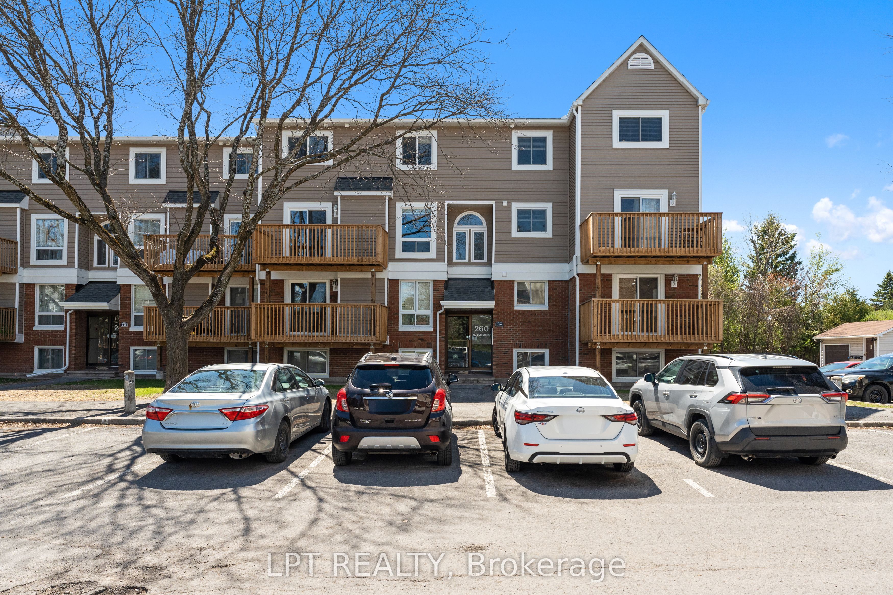260 Fenerty Court 4, Kanata, ON K2L 3A7
