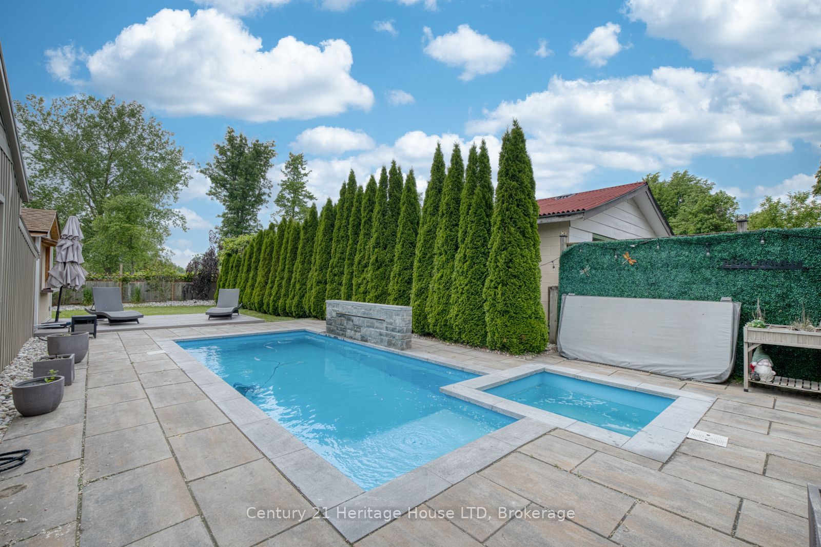 6021 Montrose Road, Niagara Falls, ON L2H 1L4