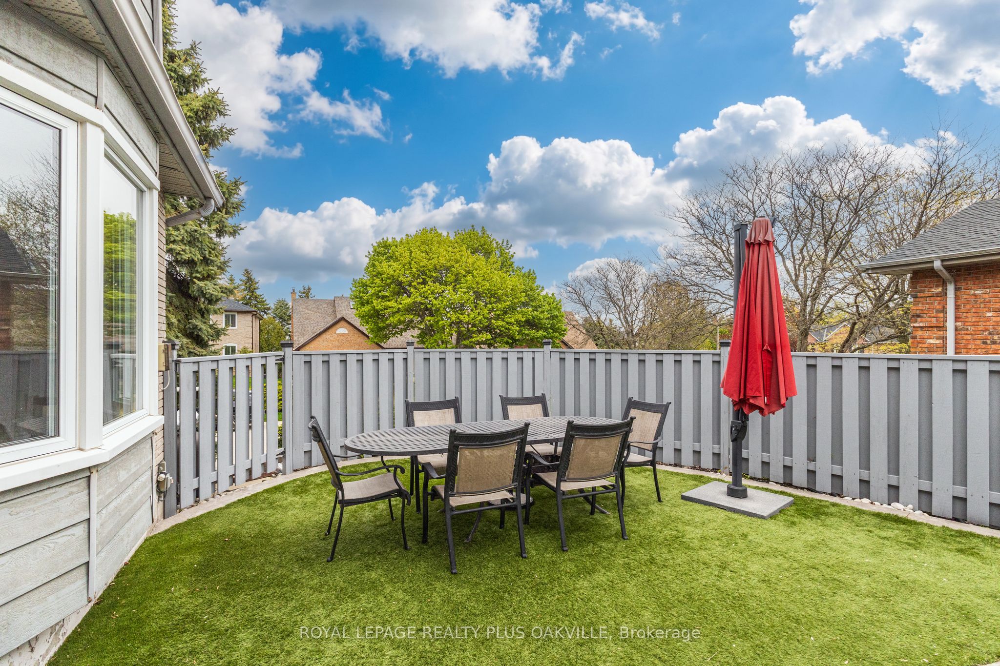 67 Honeysuckle Crescent, Hamilton, ON L9K 1B2