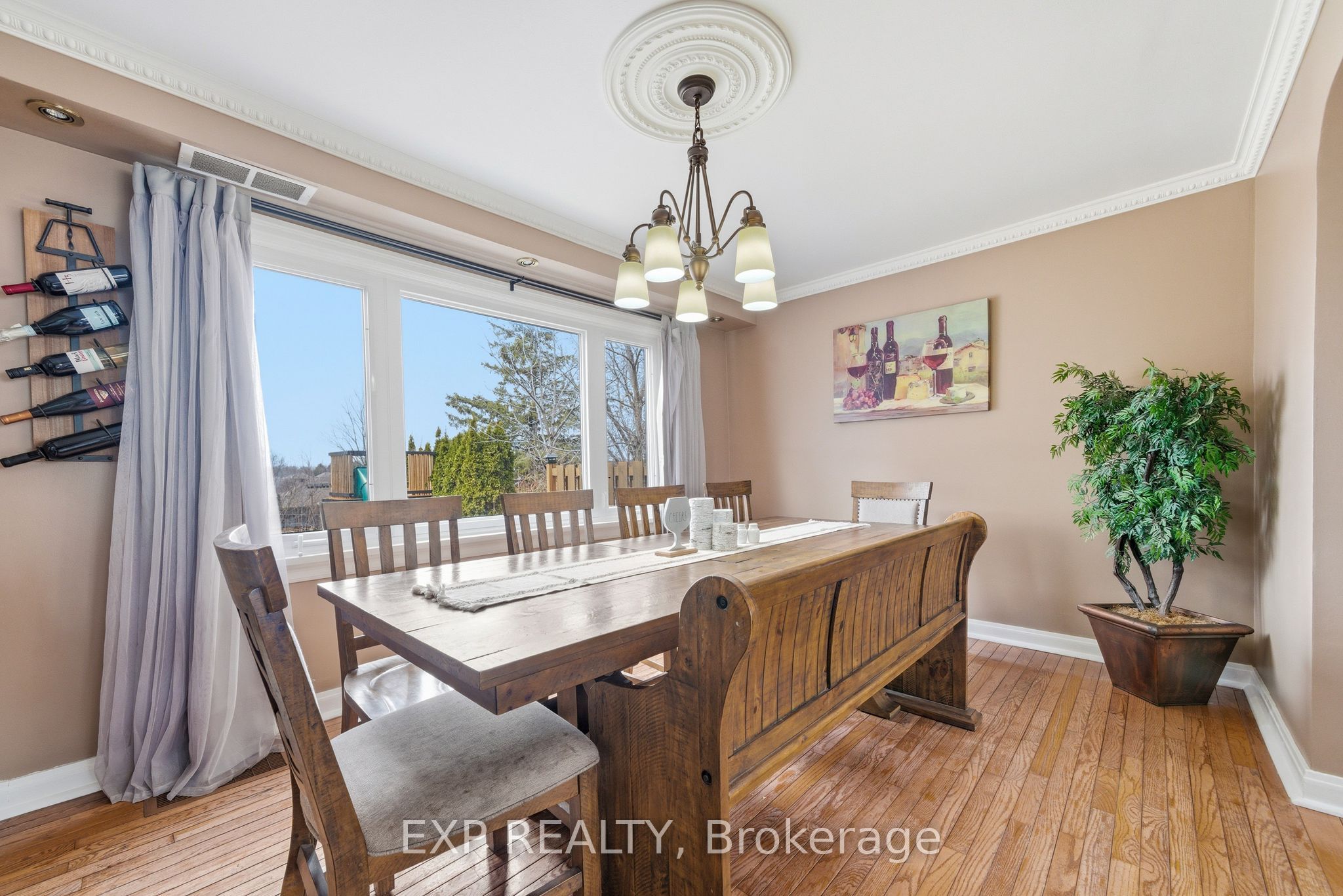 10 Valleyview Crescent, Belleville, ON K8P 3G1