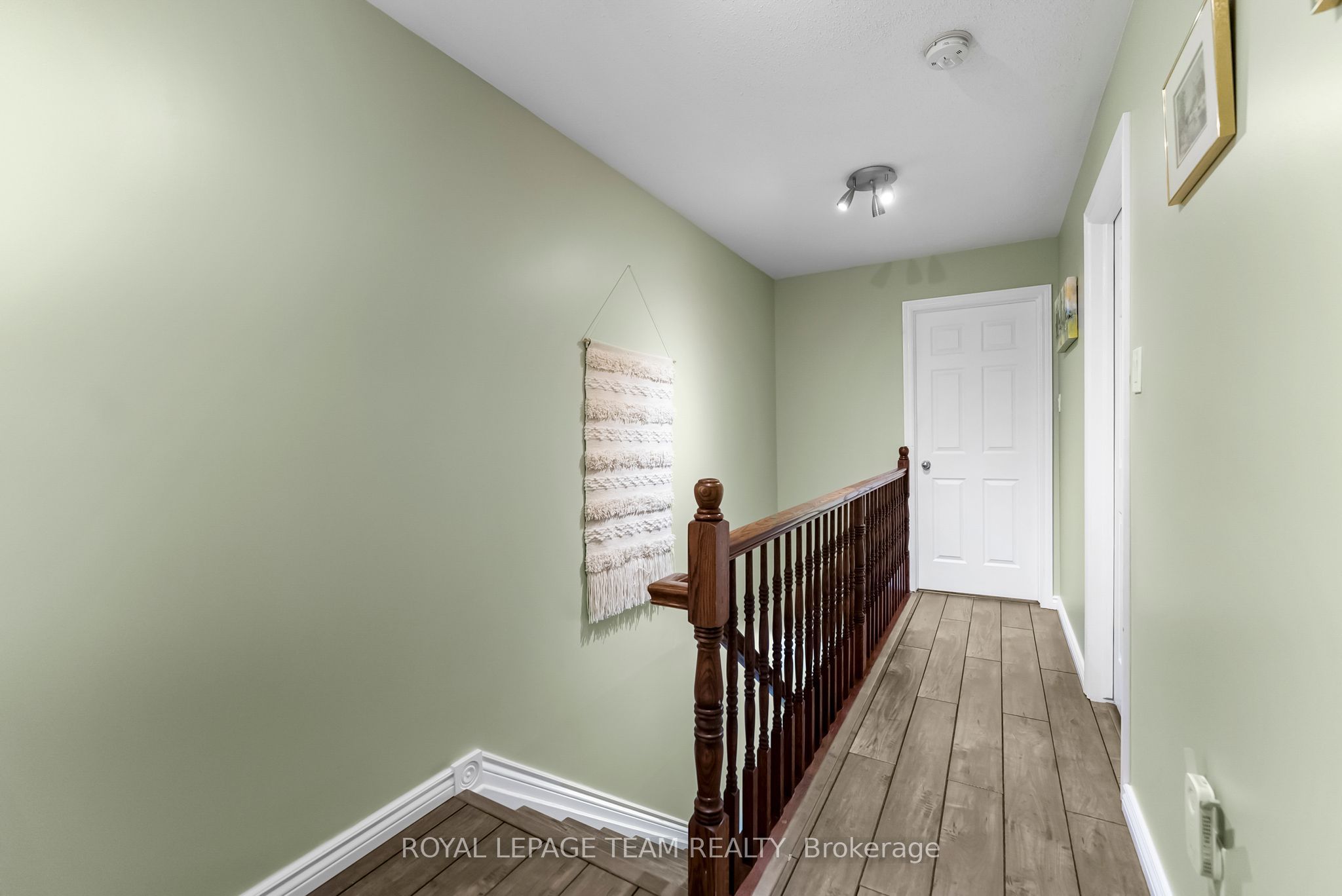 368 Crownridge Drive, Kanata, ON K2M 3A4