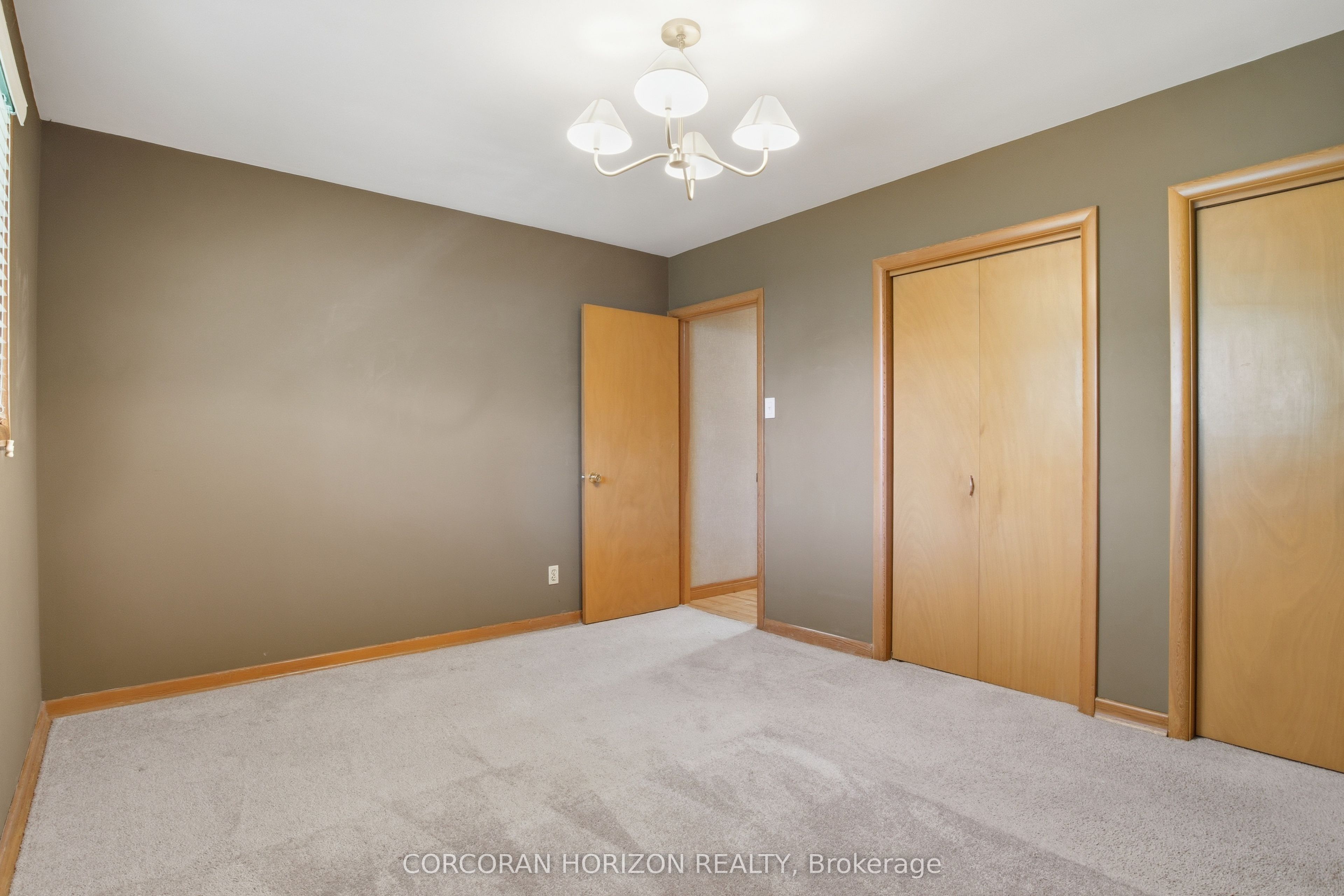 34 Yule Place, Kitchener, ON N2B 2J8