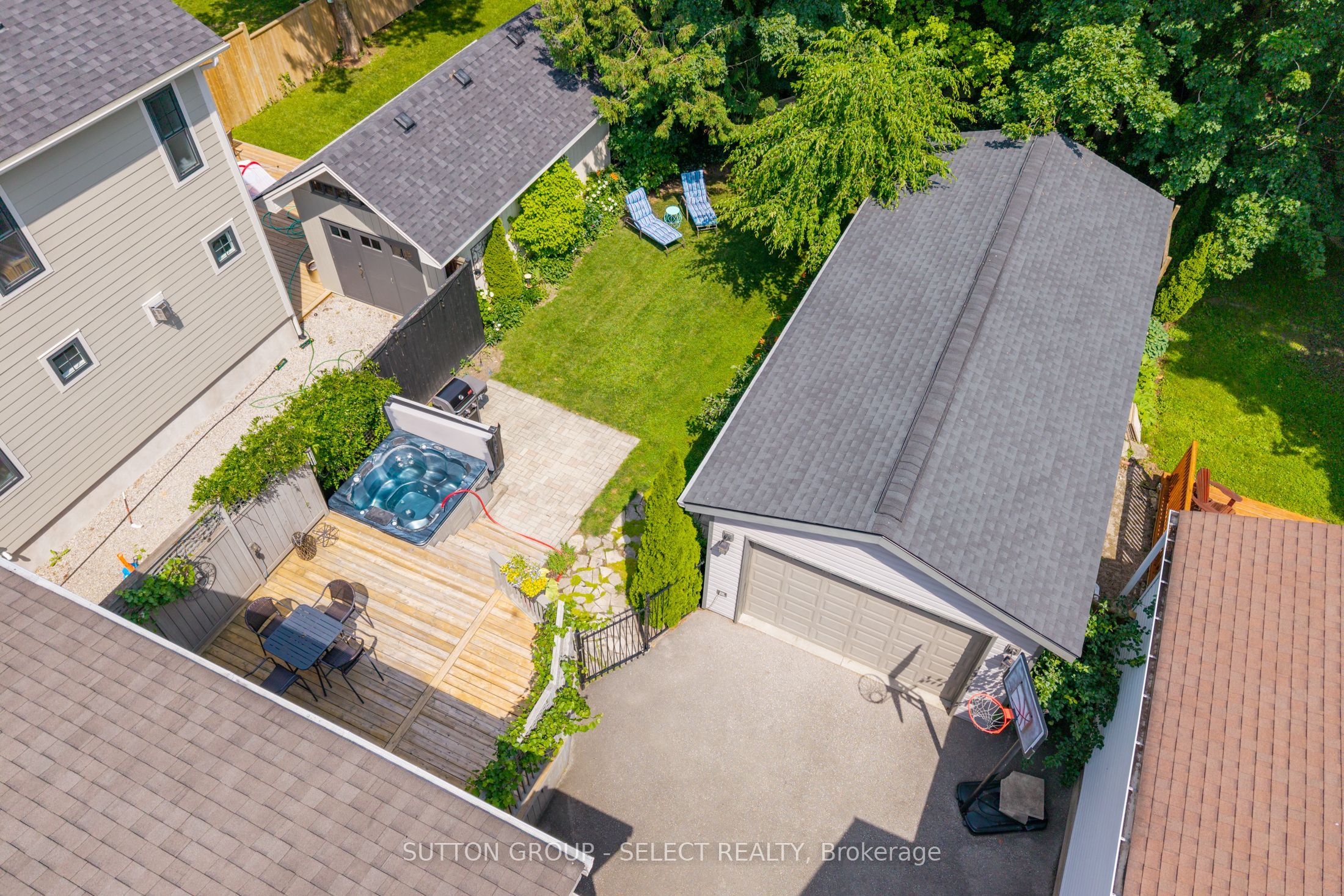 442 Victoria Street, London East, ON N5Y 4A9