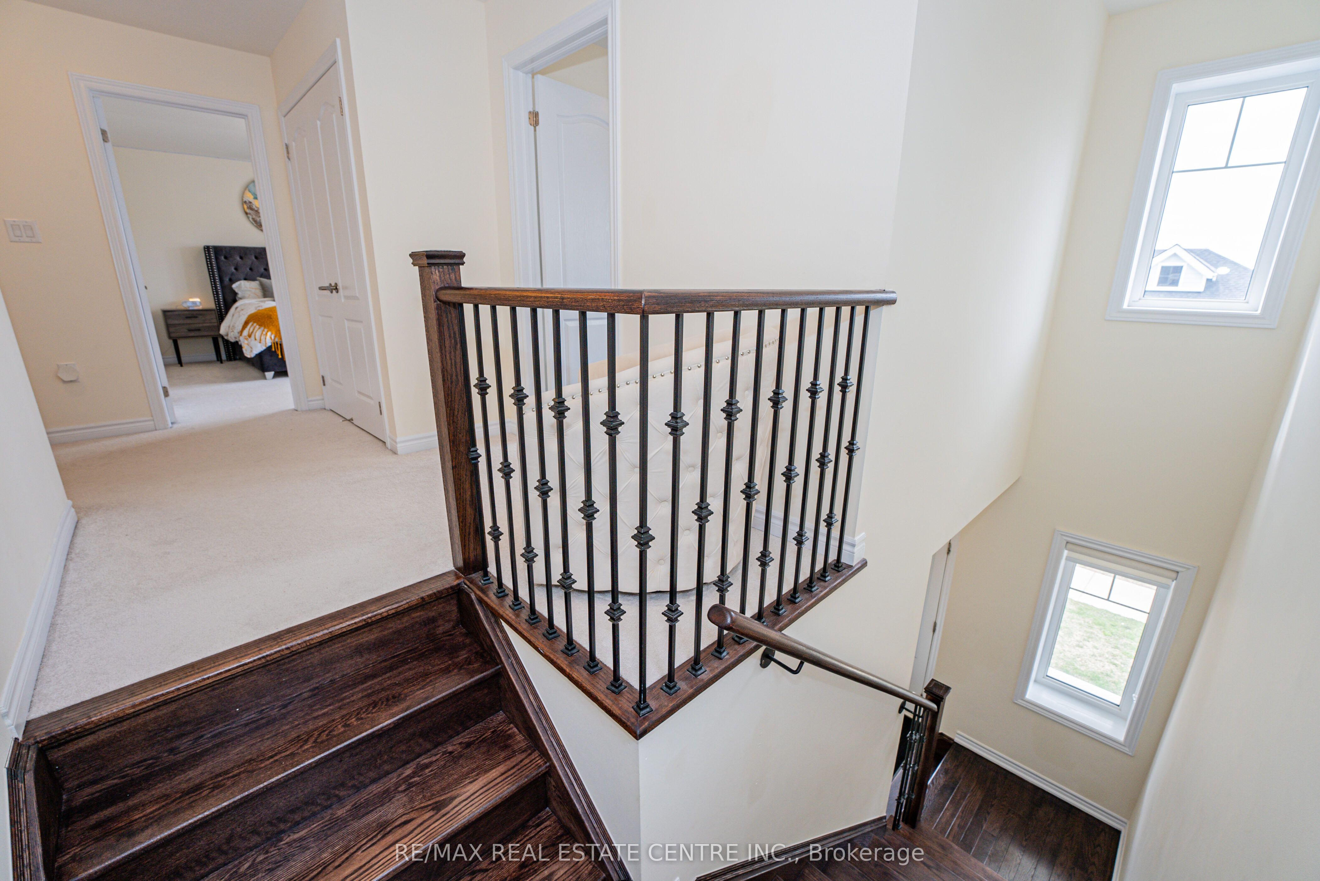 22 Oaktree Drive, Haldimand, ON N3W 0E6