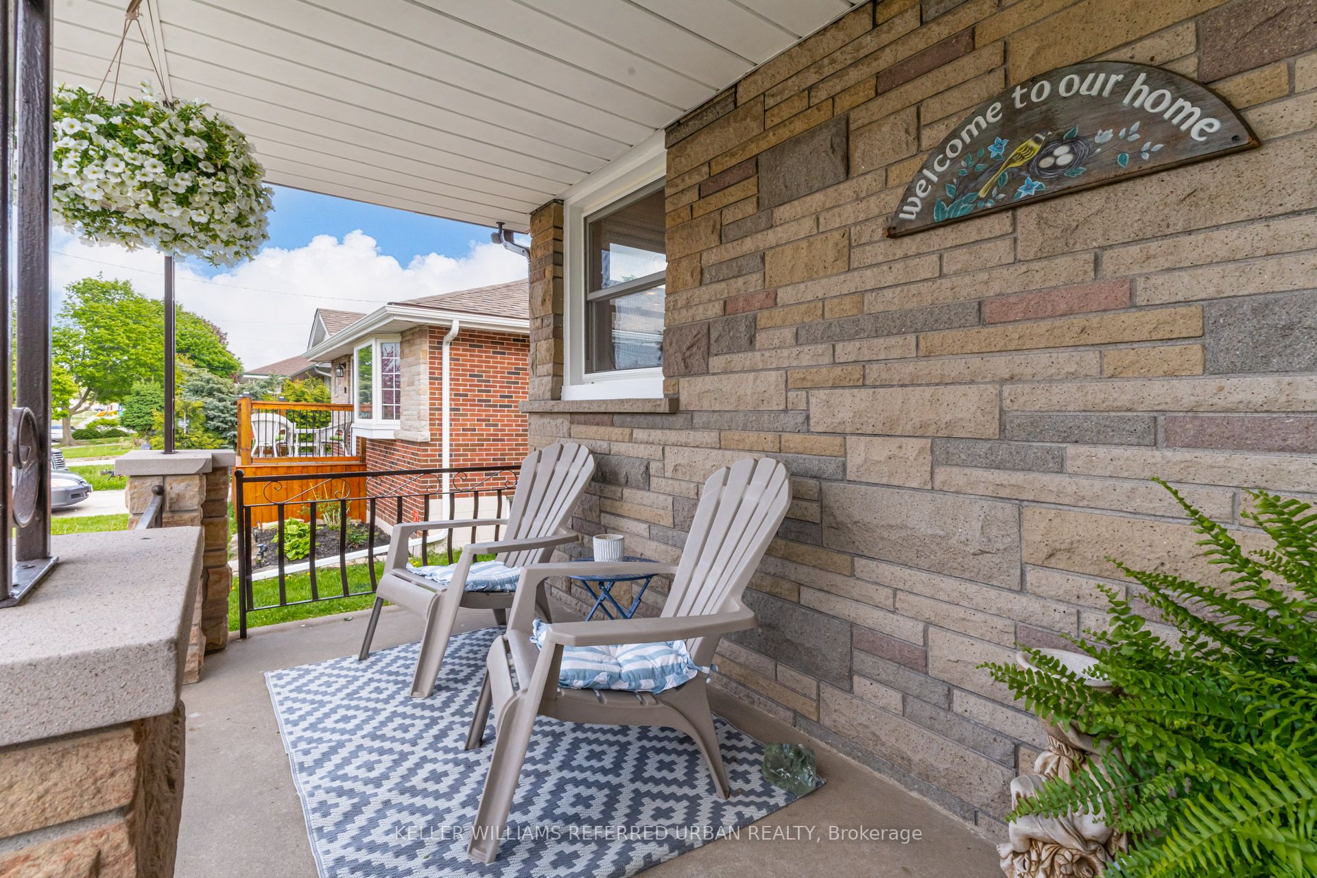 98 Duncombe Drive, Hamilton, ON L9A 2G3