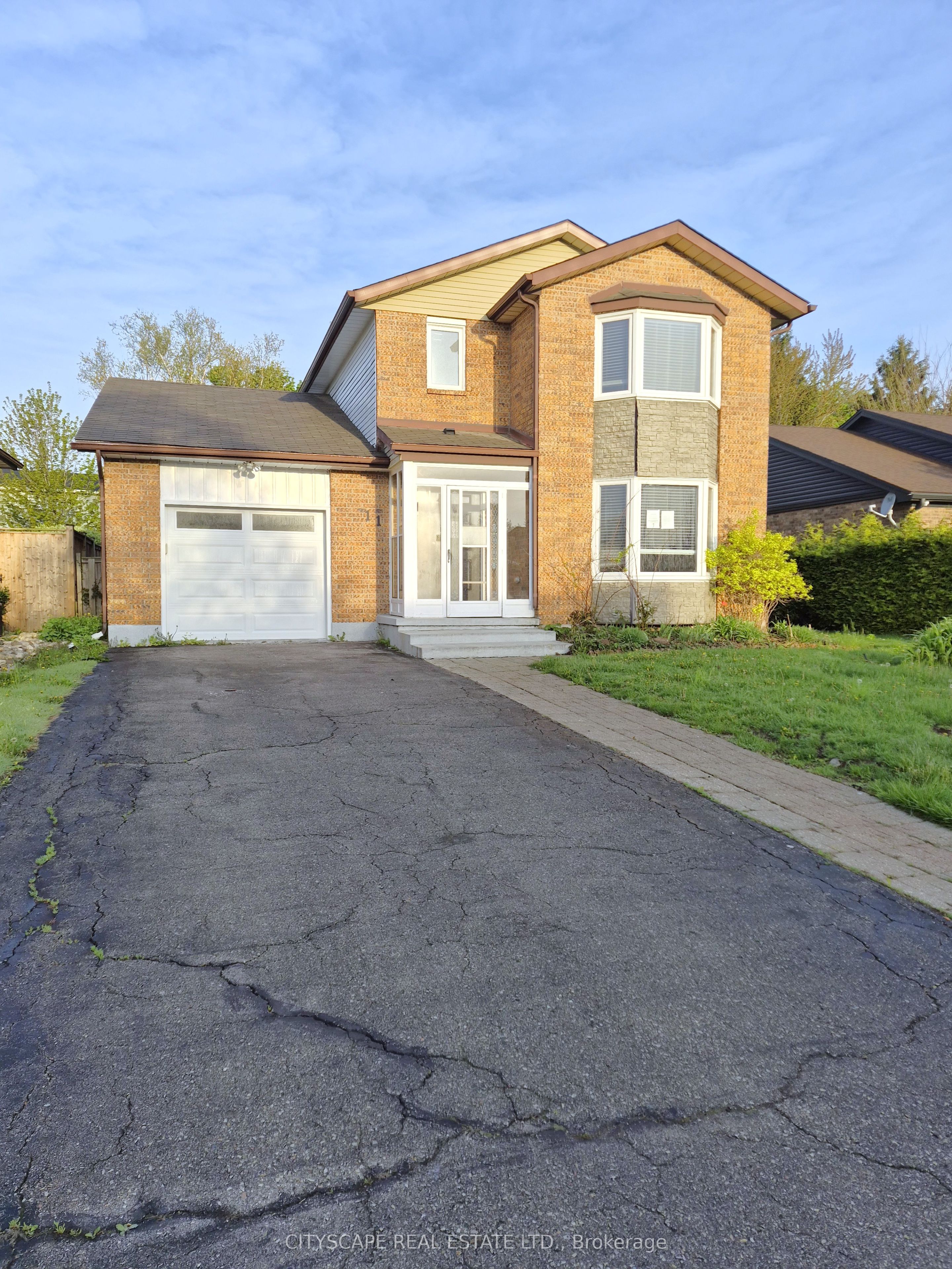 11 Ashely Court, Kitchener, ON N2E 2Z6