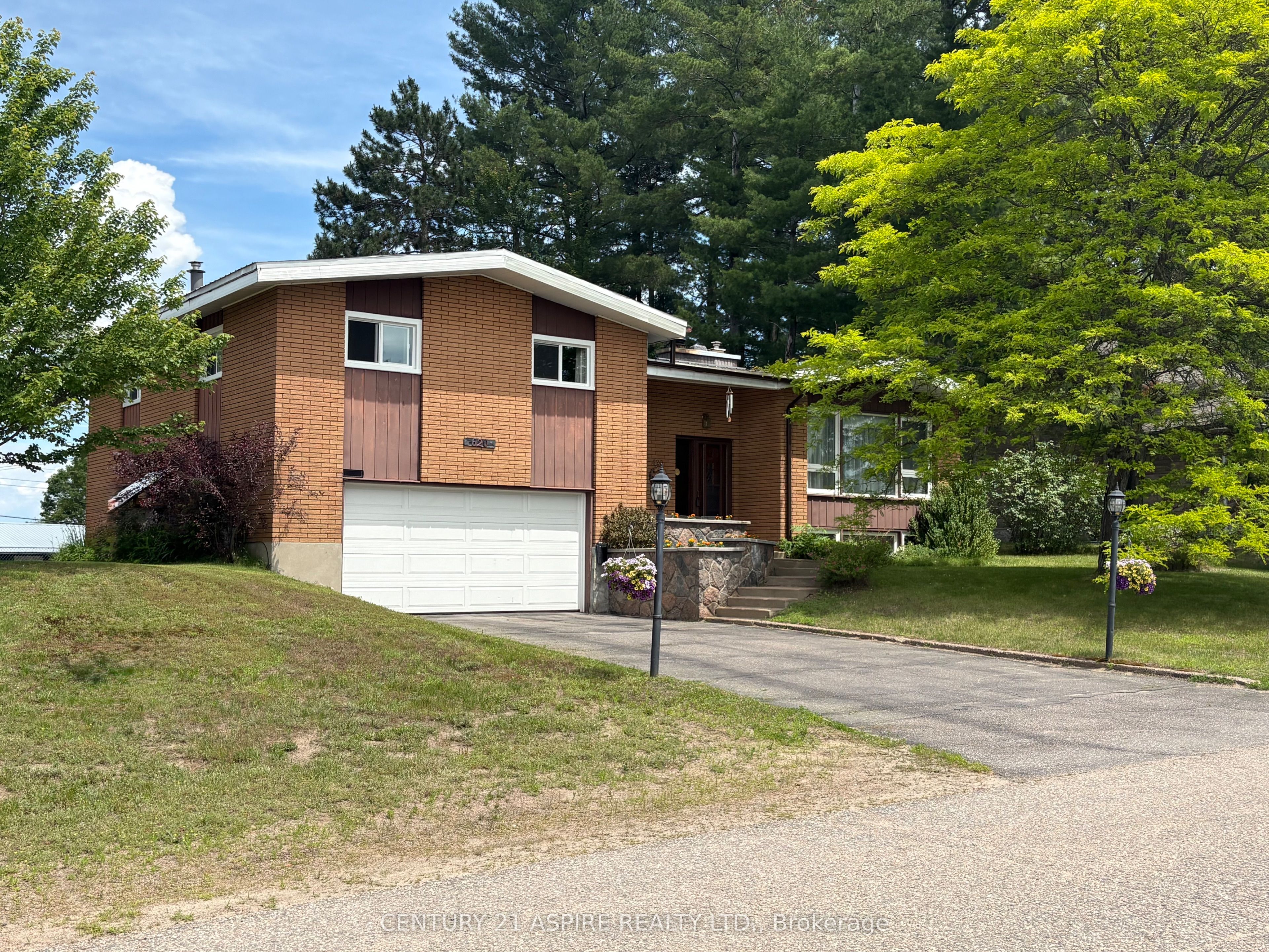 620 Birch Street, Petawawa, ON K8A 7K6