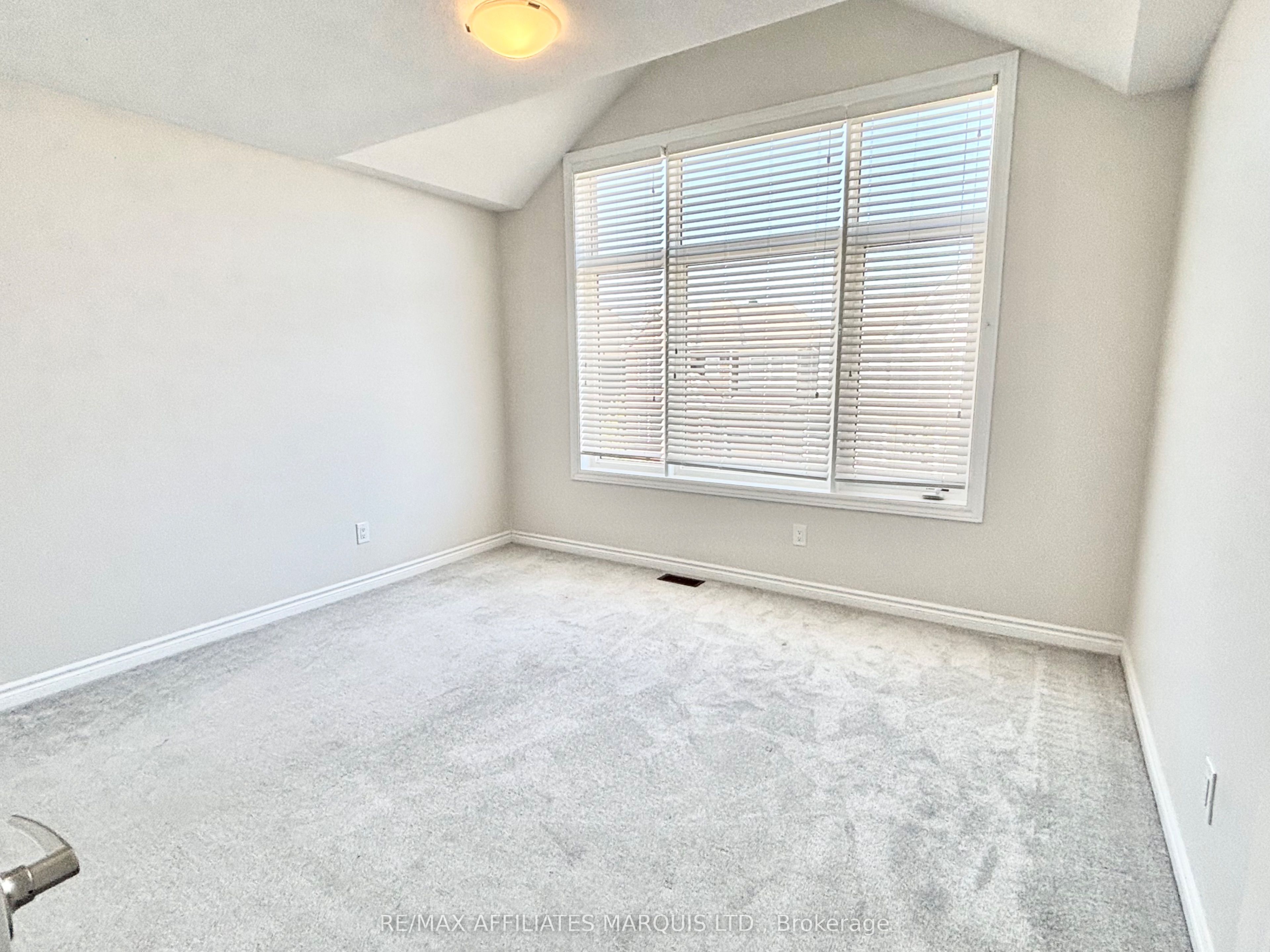 526 Sturnidae Street, Barrhaven, ON K6J 6W9