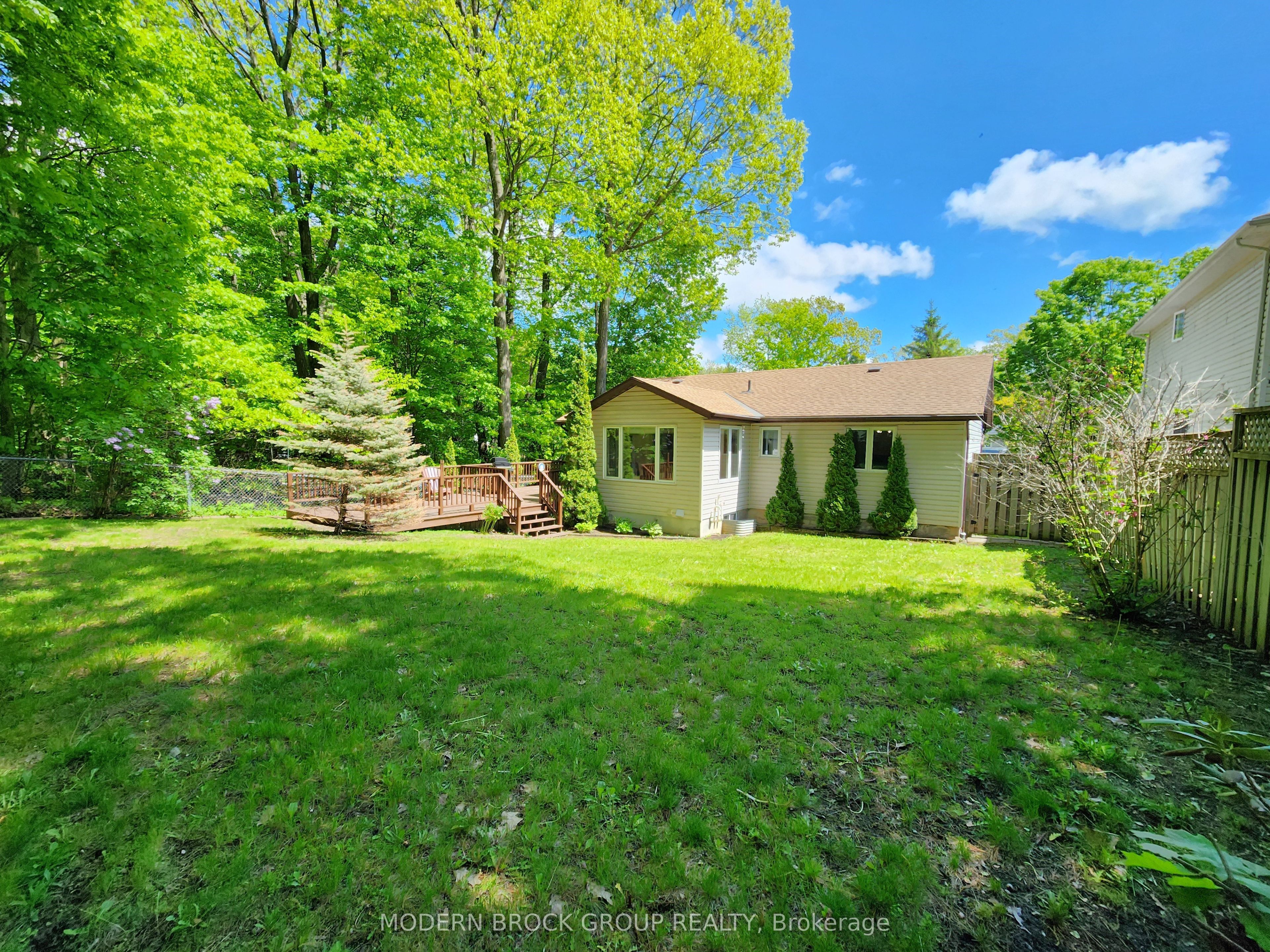382 PEARL Street W, Brockville, ON K6V 4E5