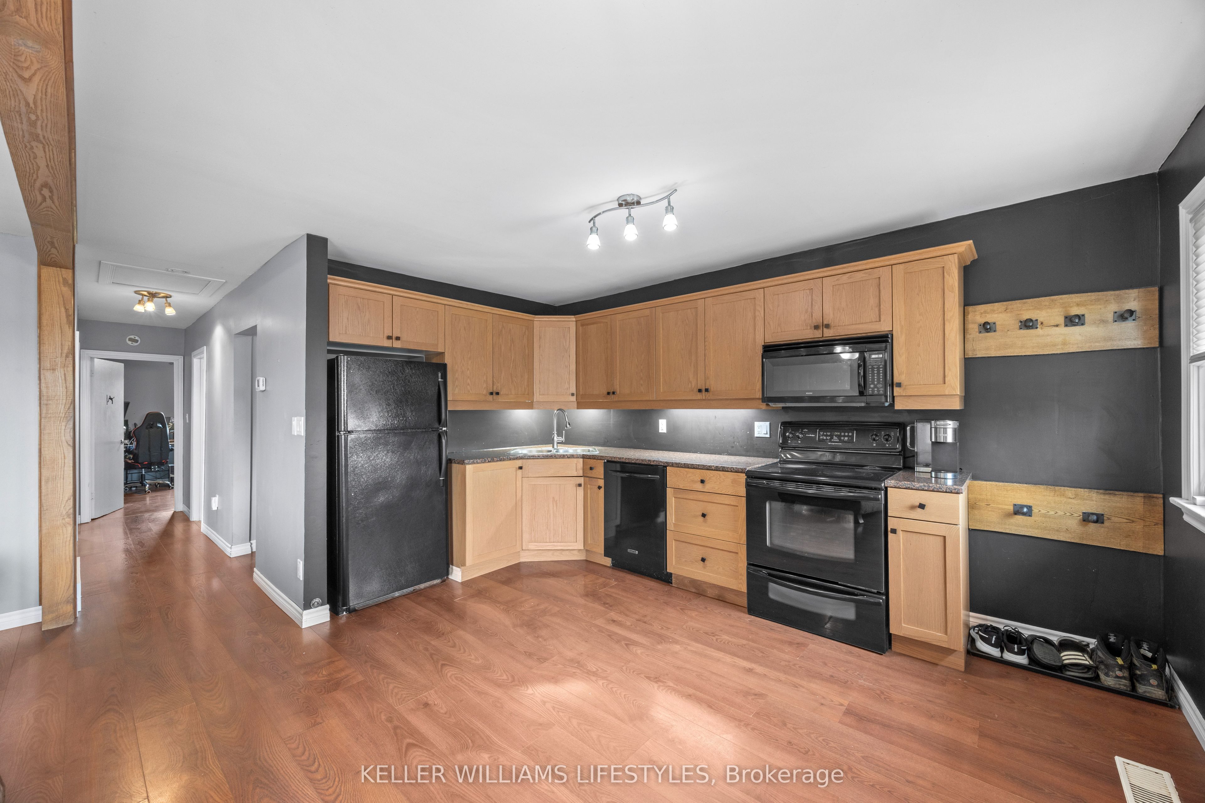 258 Upper Queen Street, Thames Centre, ON N0M 2P0