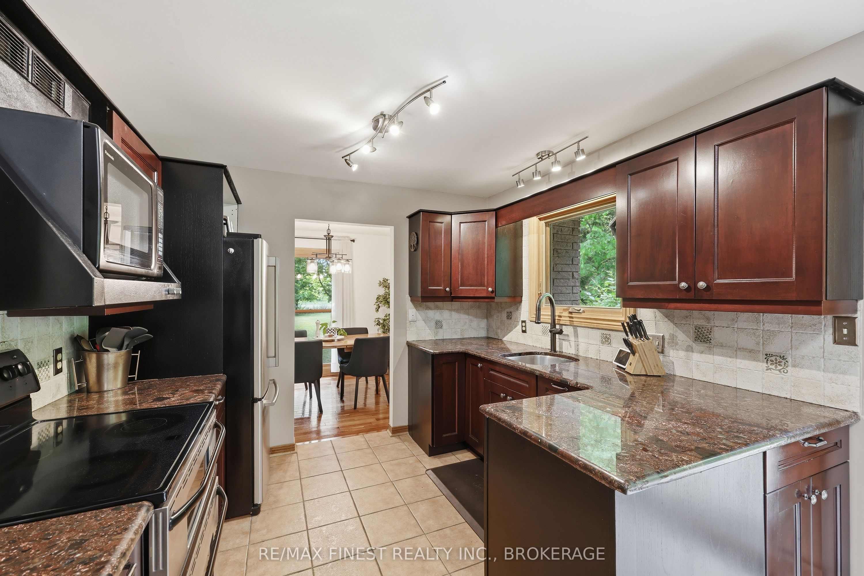1465 Middle Road, Kingston, ON K7L 5H6