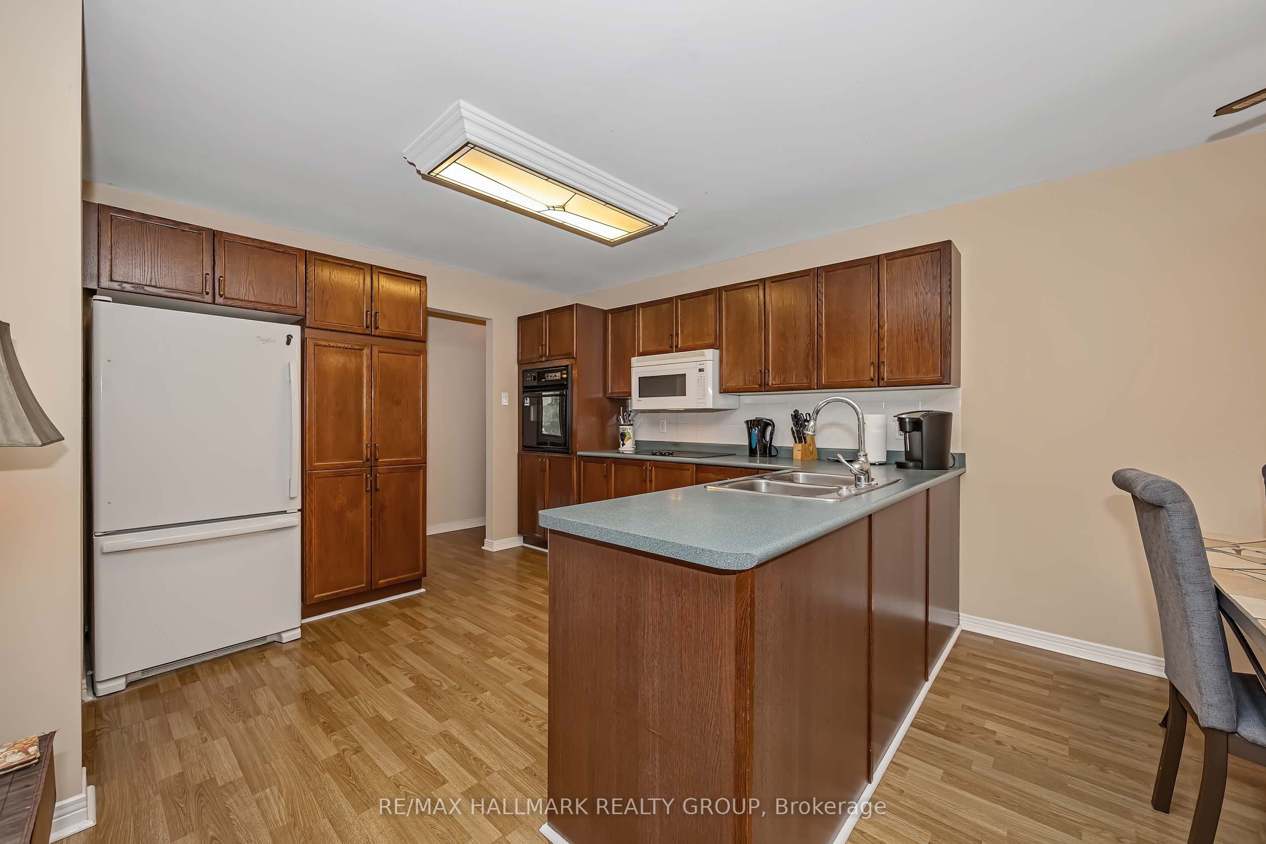 18 Randall James Drive, Stittsville - Munster - Richmond, ON K2S 1L9