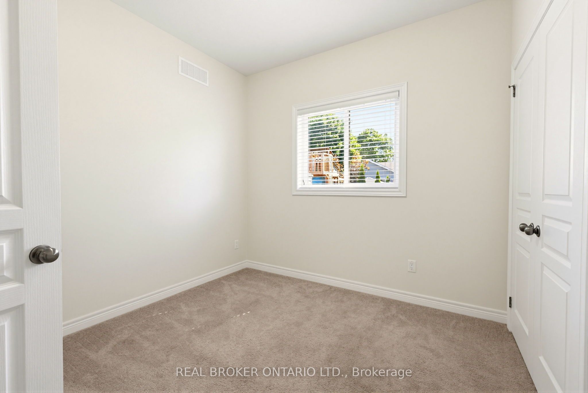 11 Cottonwood Street, Norfolk, ON N0E 1Y0