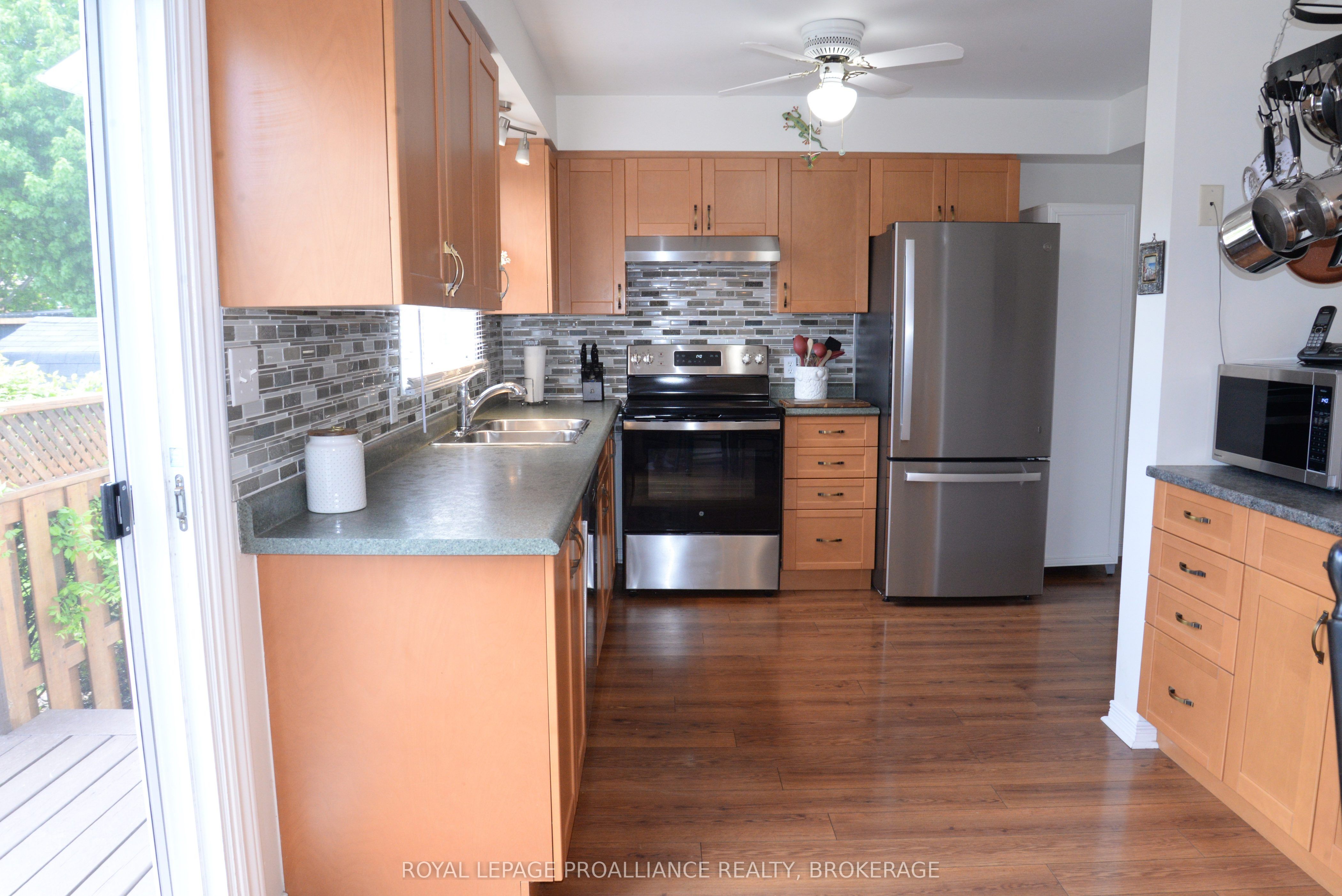 964 Uxbridge Crescent, Kingston, ON K7M 8K8
