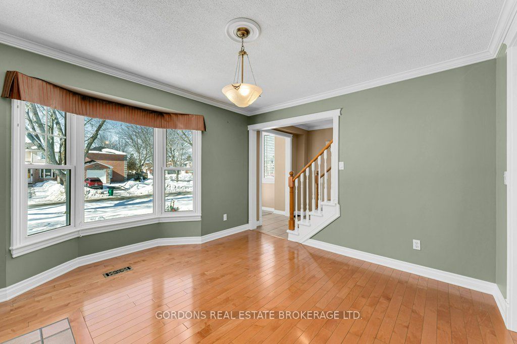 1 Buckingham Court, Kingston, ON K7K 6V8