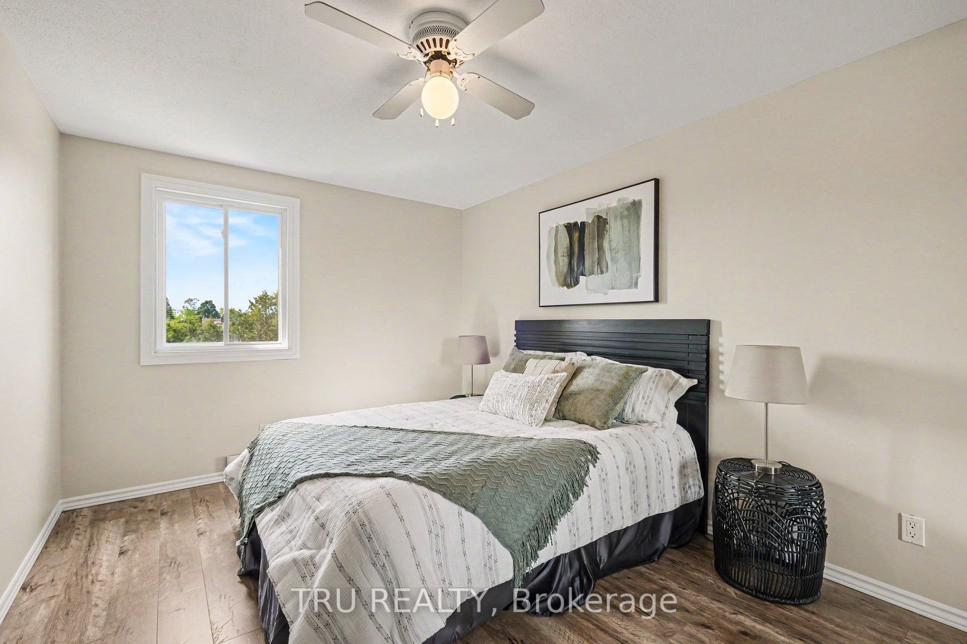 22 Sweetbriar Circle 8, Barrhaven, ON K2J 2K4