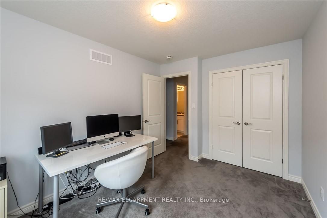 98 Shoreview Place 42, Hamilton, ON L8E 0J4