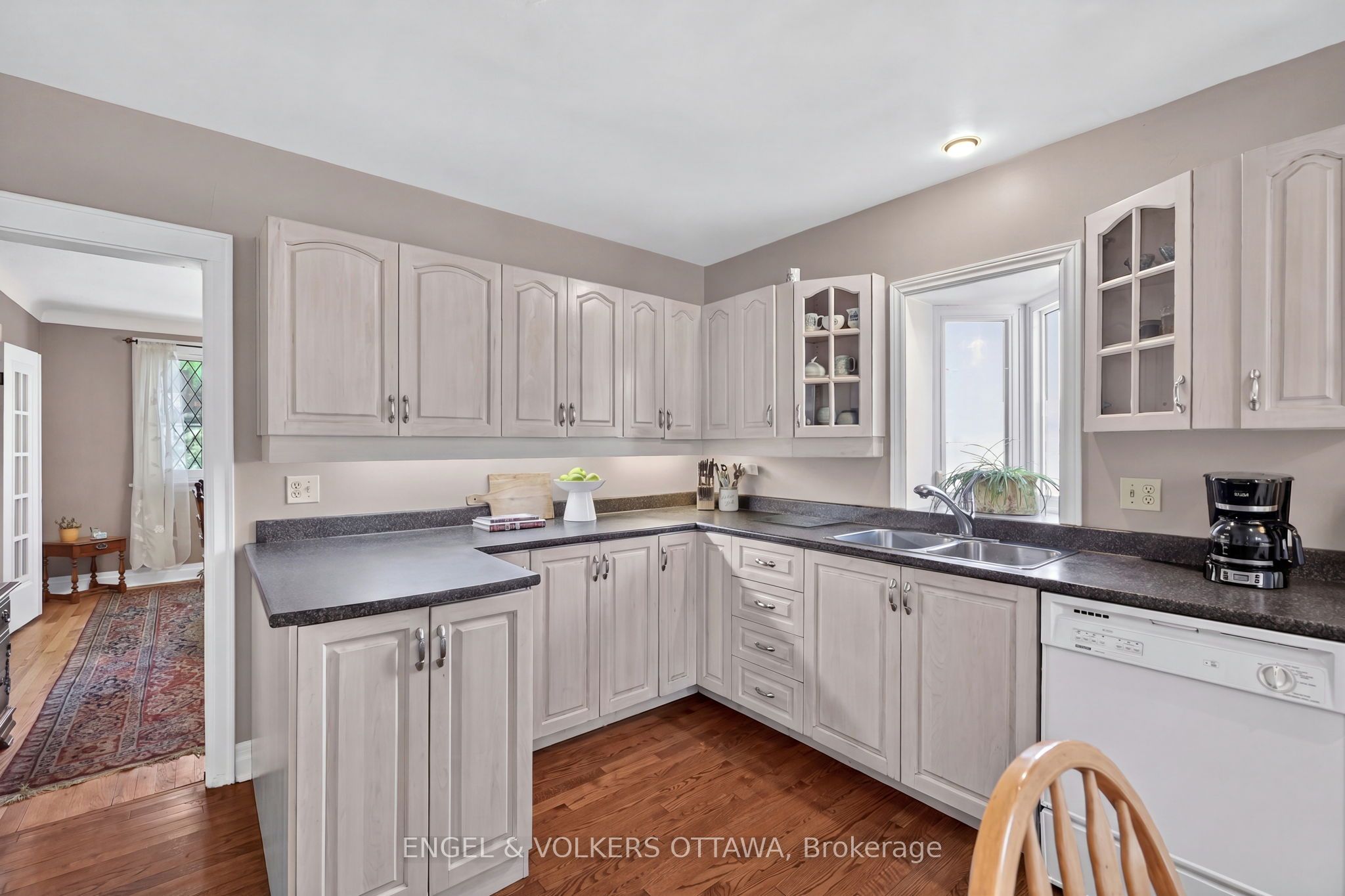 347 Island Park Drive, Tunneys Pasture and Ottawa West, ON K1Y 0A6