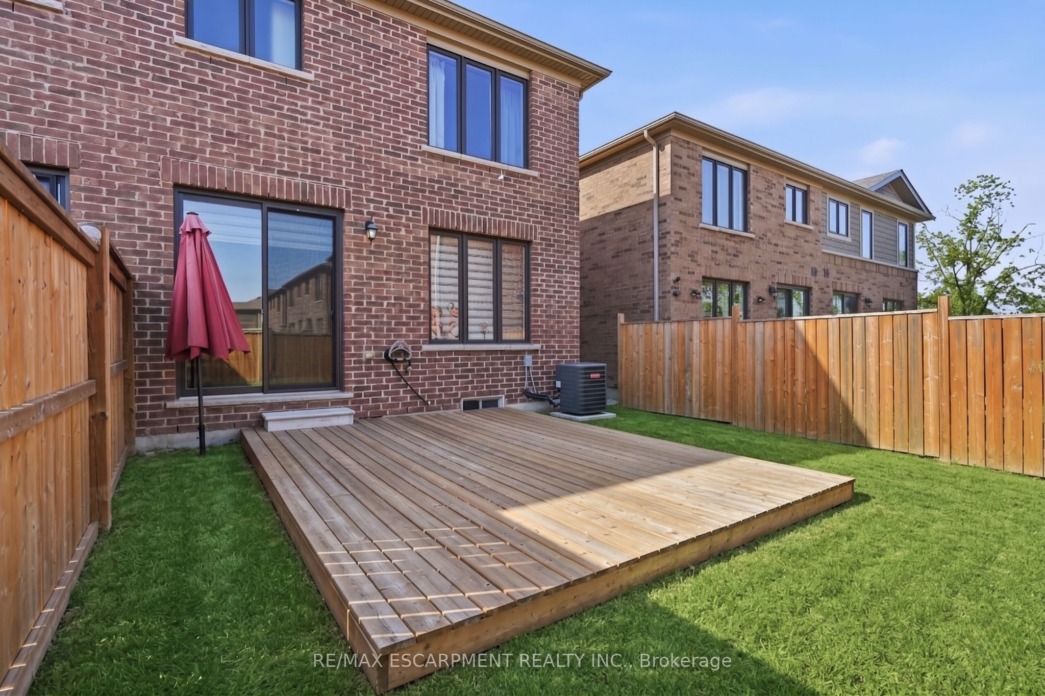 35 Pelican Lane, Hamilton, ON L8K 0A4