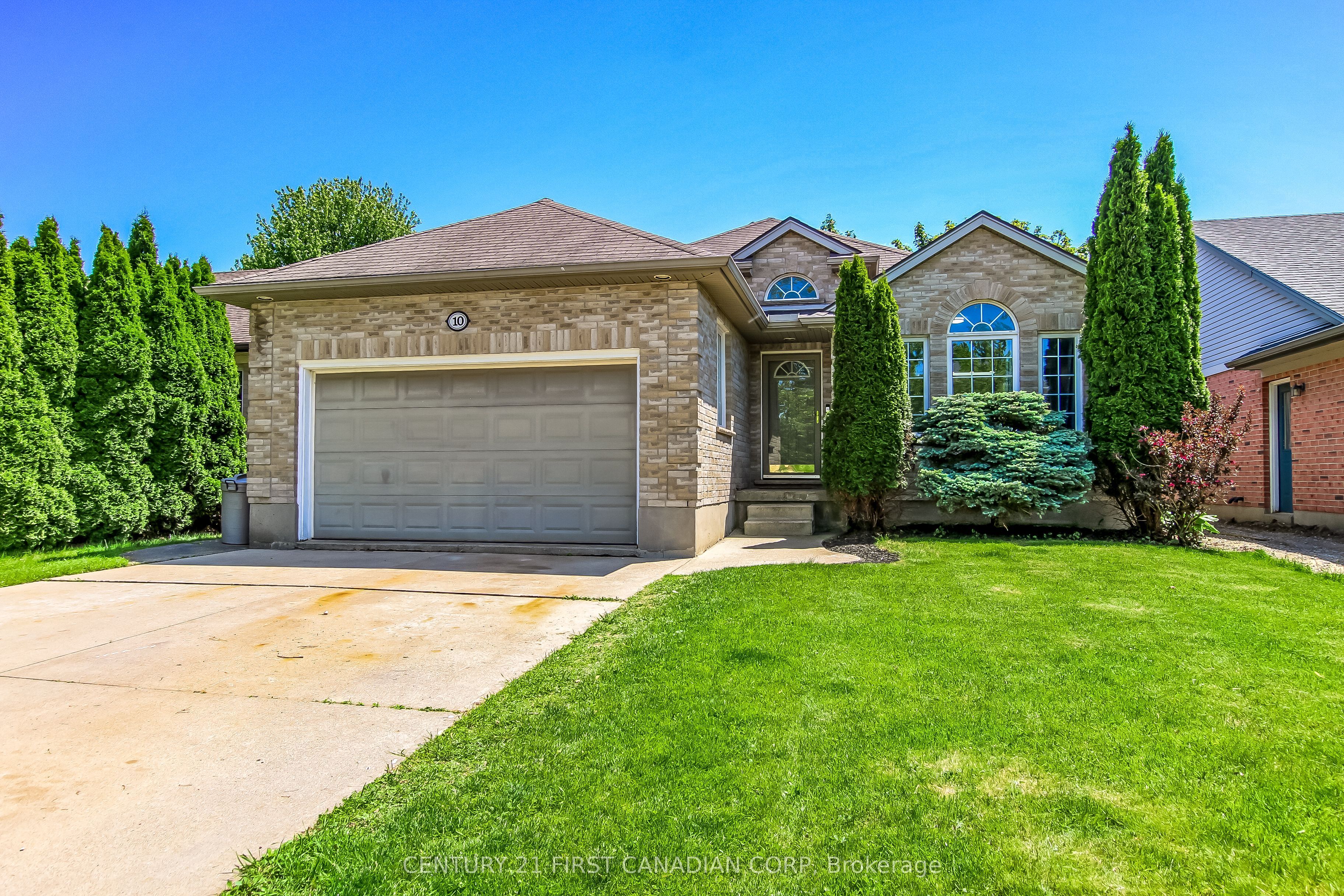 10 Steeplechase Court, St. Thomas, ON N5R 6H4