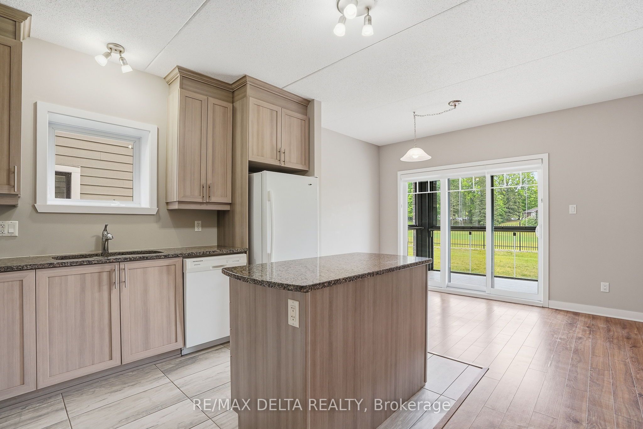 292 Masters Lane 121, Clarence-Rockland, ON K4K 0K5