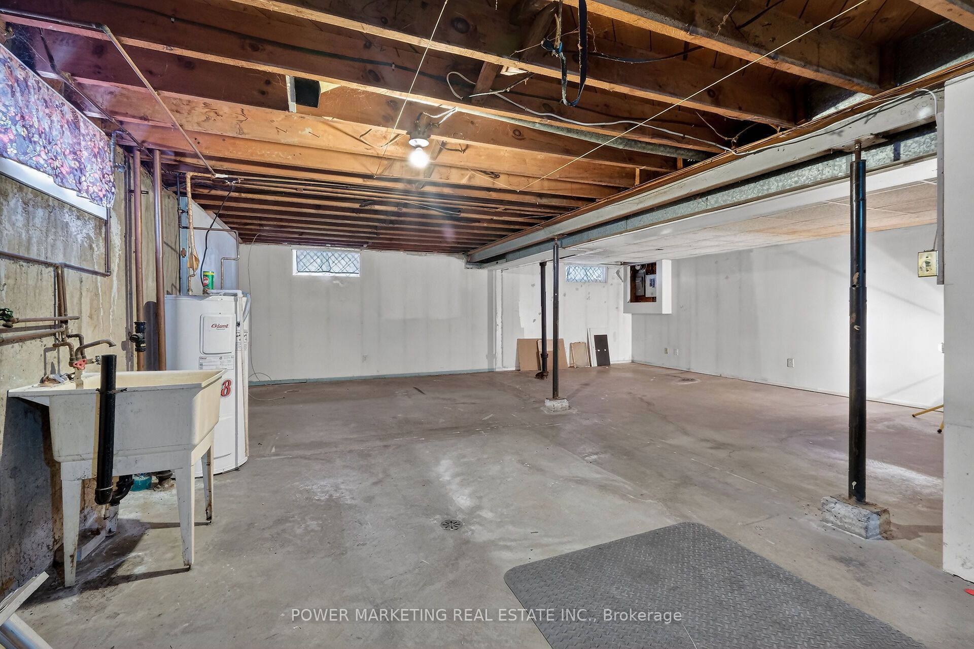 944 Eve Street, Overbrook - Castleheights and Area, ON K1K 3R4