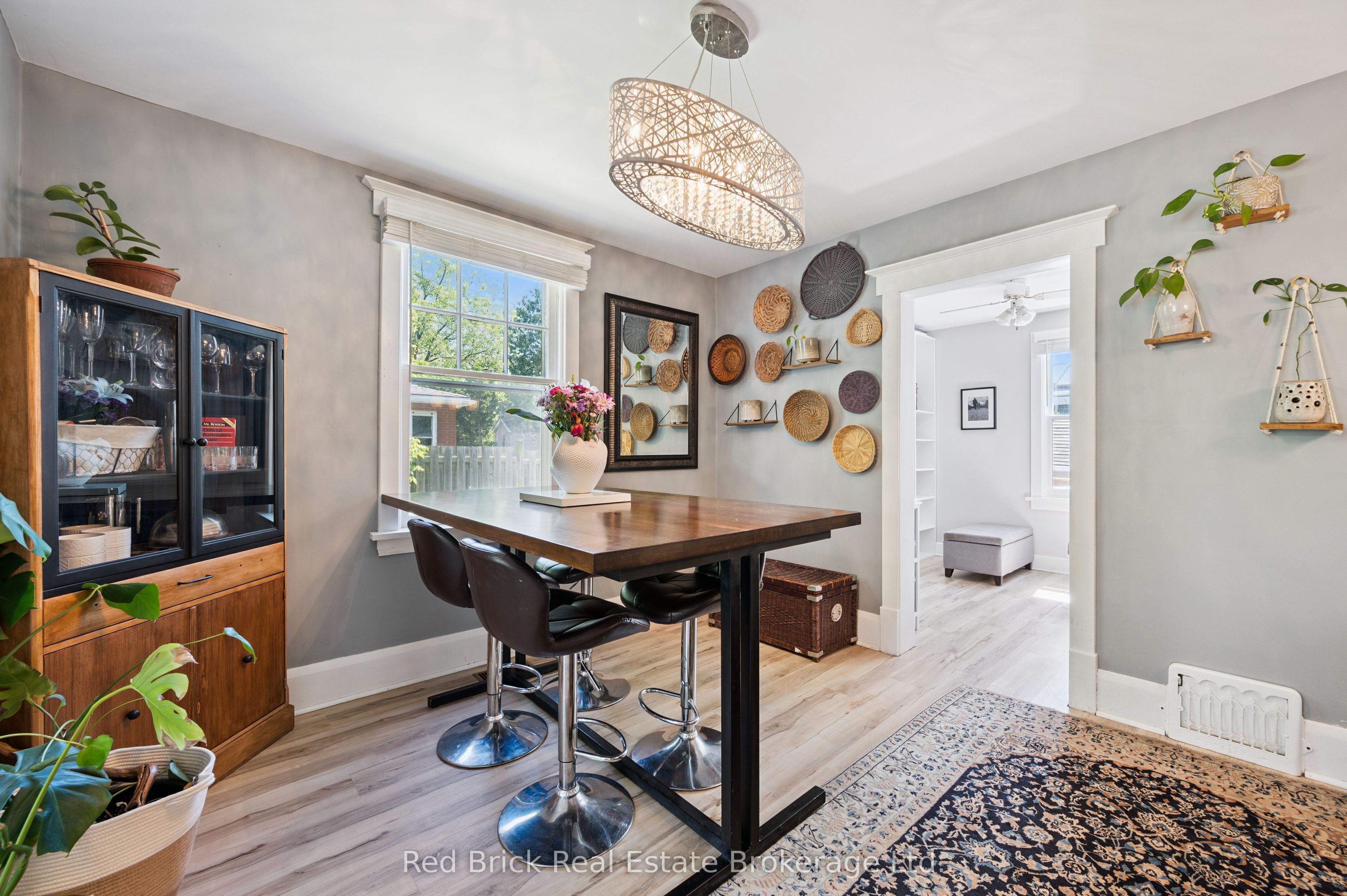 324 Waterloo Avenue, Guelph, ON N1H 3J8