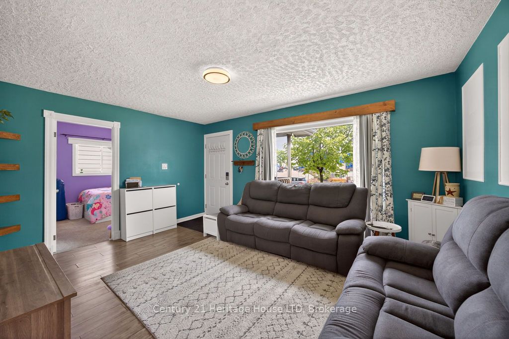 211 Grantham Avenue, St. Catharines, ON L2M 4Z1