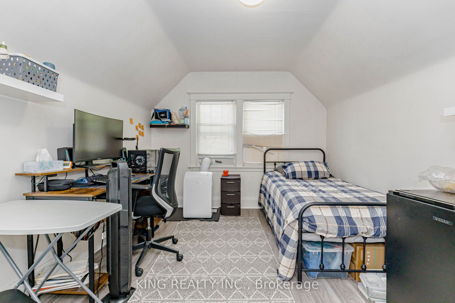 1177 King Street W, Hamilton, ON L8S 1M3