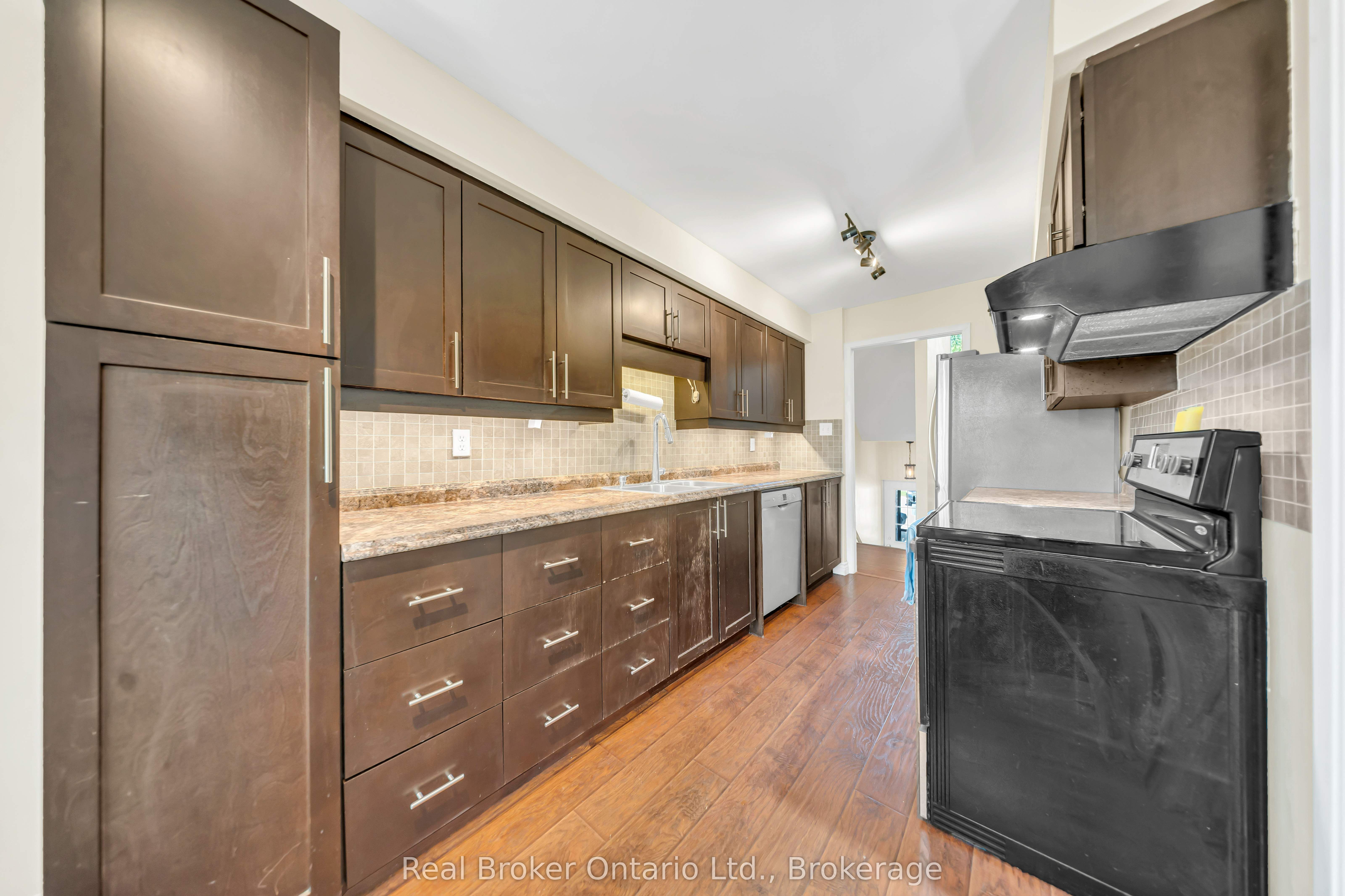 49 Rhonda Road 90, Guelph, ON N1H 7A4