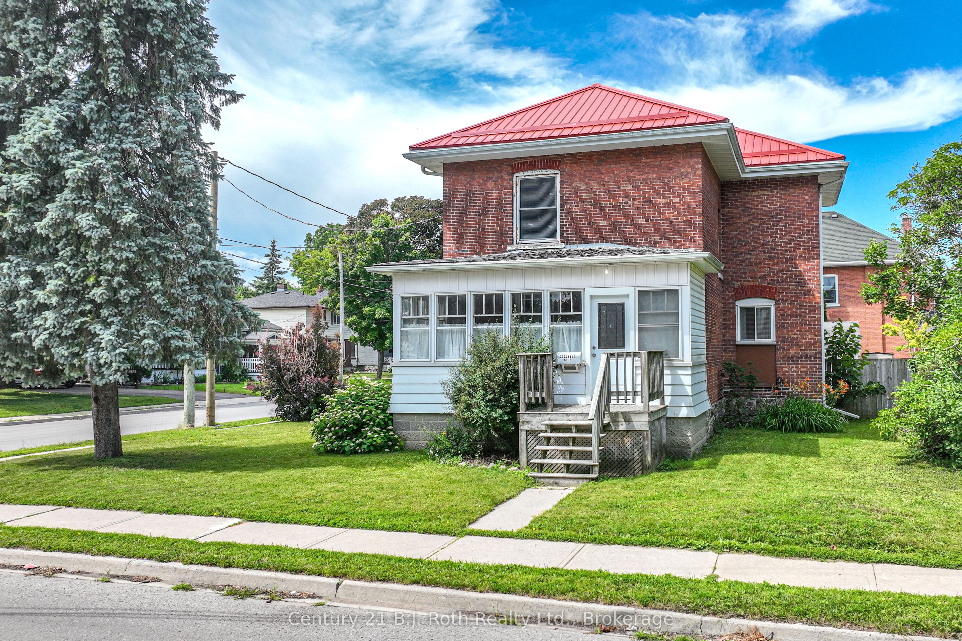 33 Sussex Street S, Kawartha Lakes, ON K9V 3E7