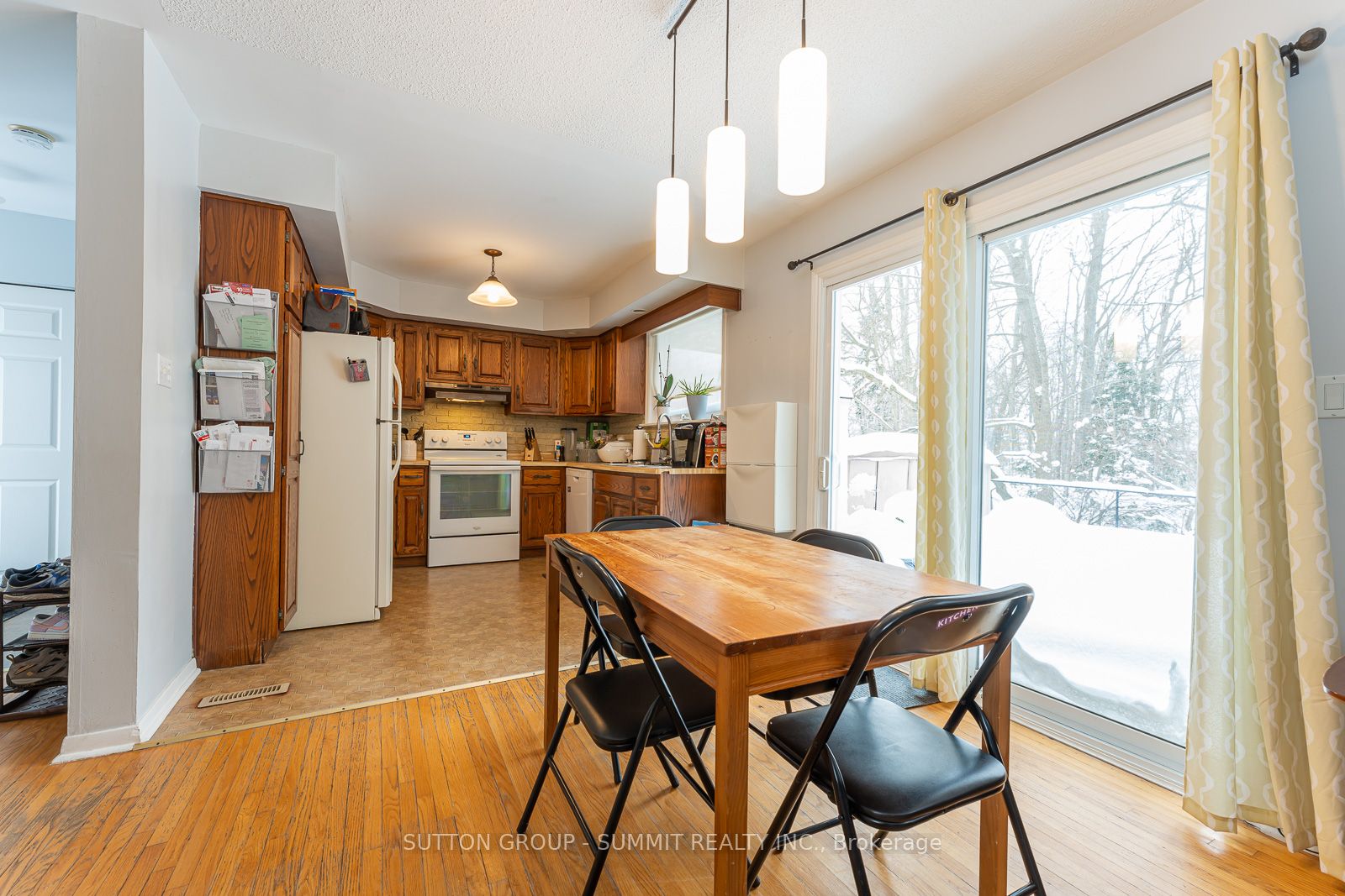 206 6th Avenue E, Owen Sound, ON N4K 2T3