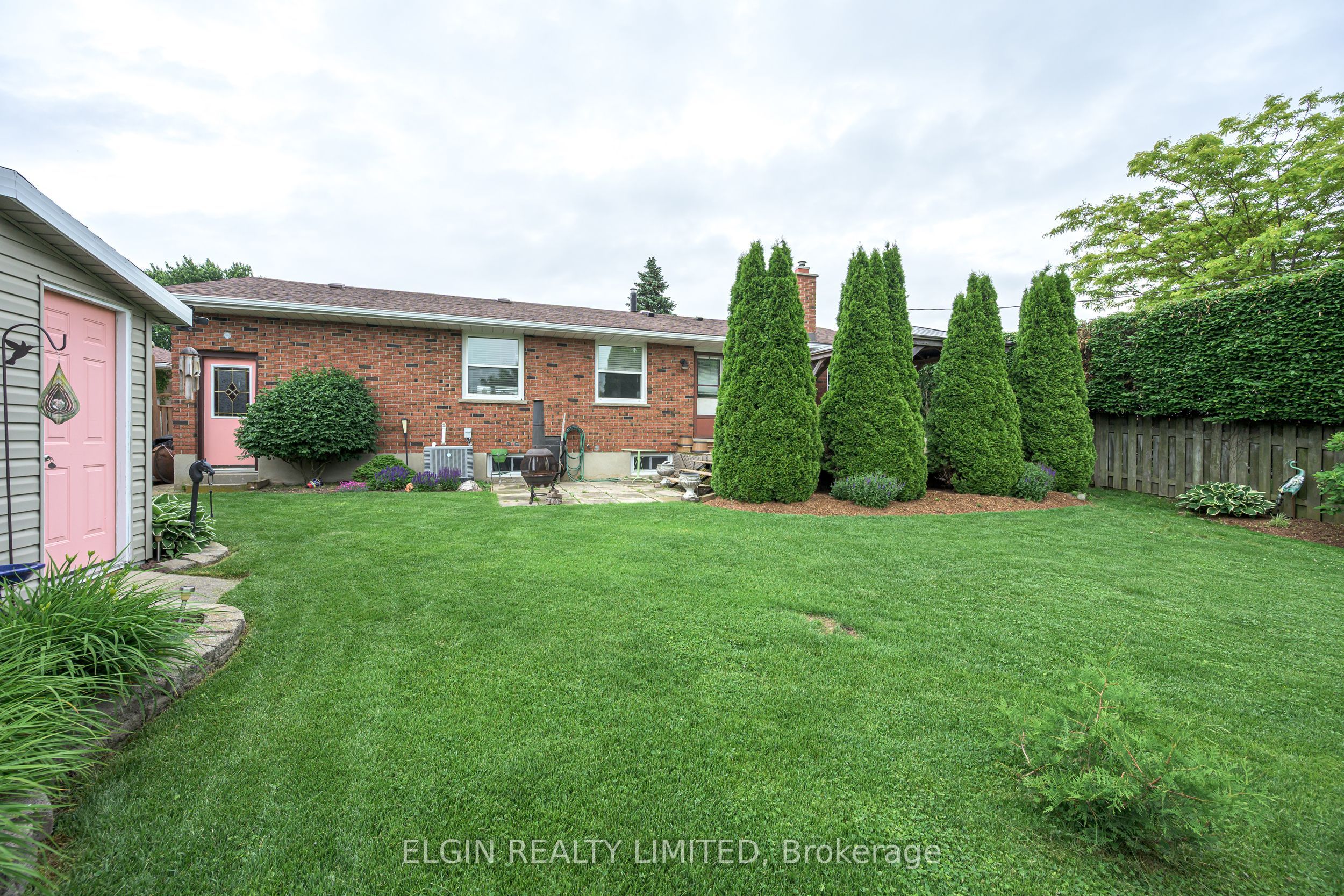 30 Erinlea Drive, St. Thomas, ON N5R 5N8