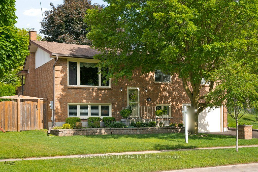 336 Manchester Road, Kitchener, ON N2B 1A4