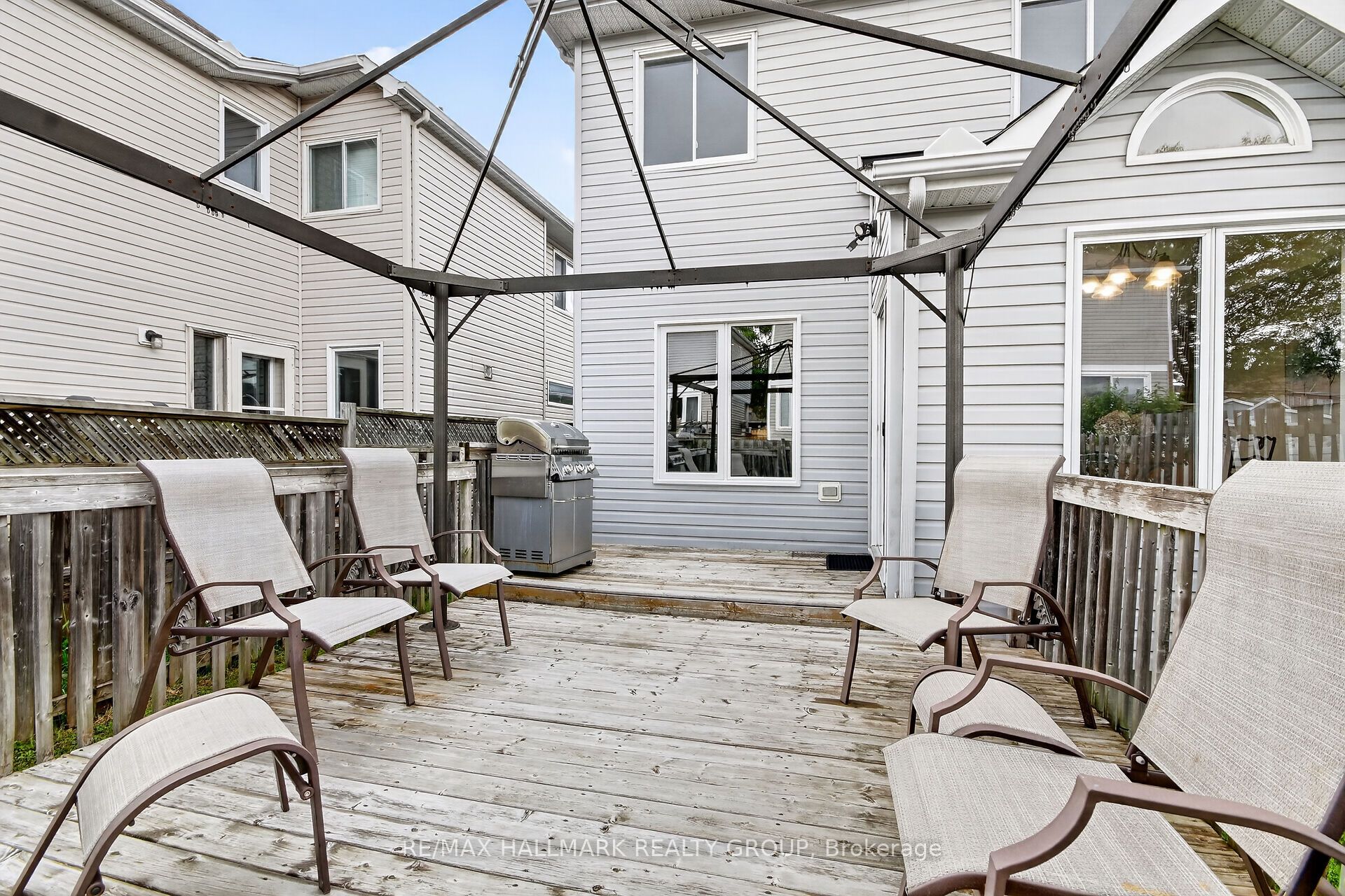 258 Deerfox Drive, Barrhaven, ON K2J 4Z2