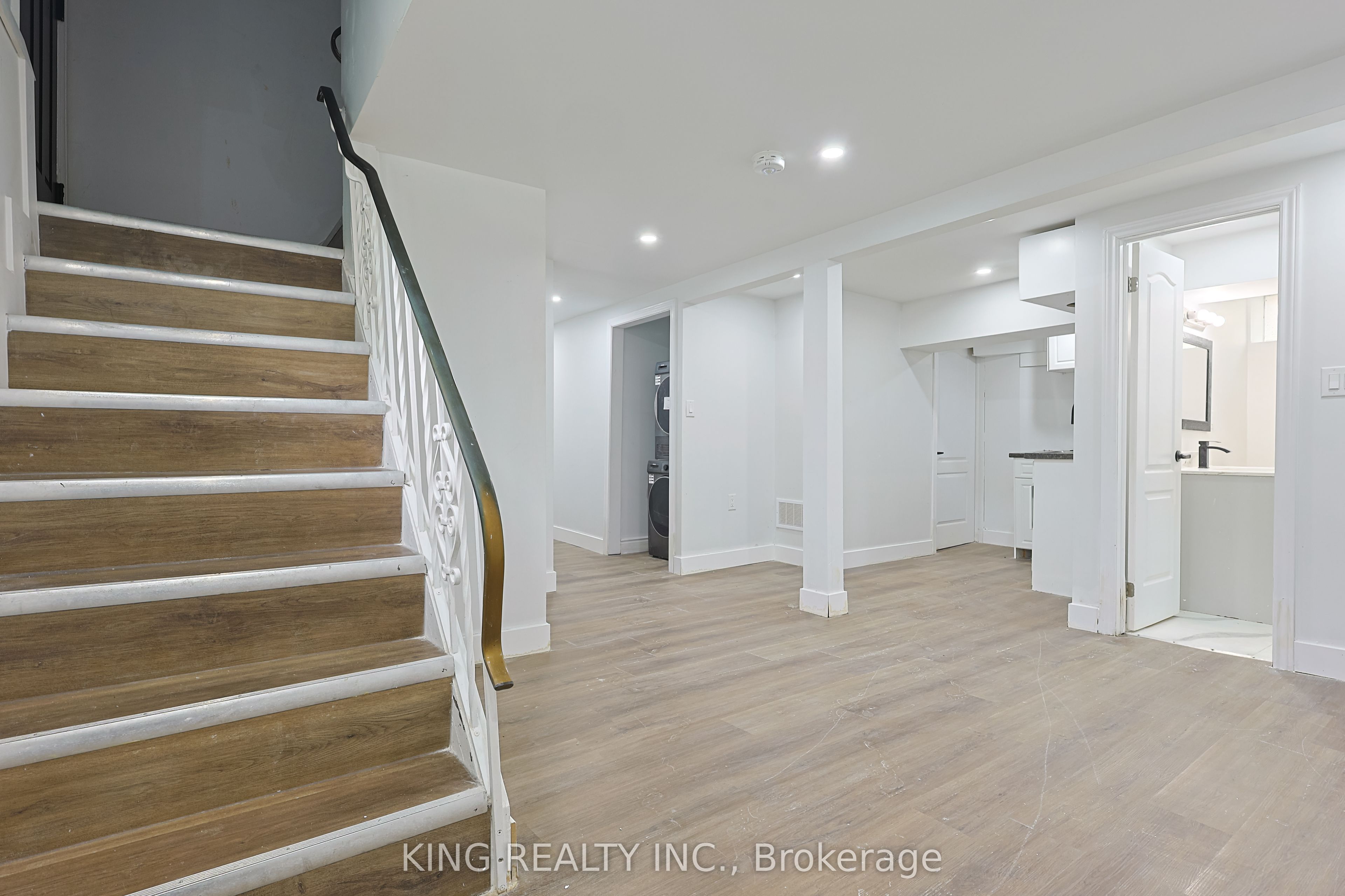 54 Tweedsmuir Avenue, London East, ON N5W 1K7