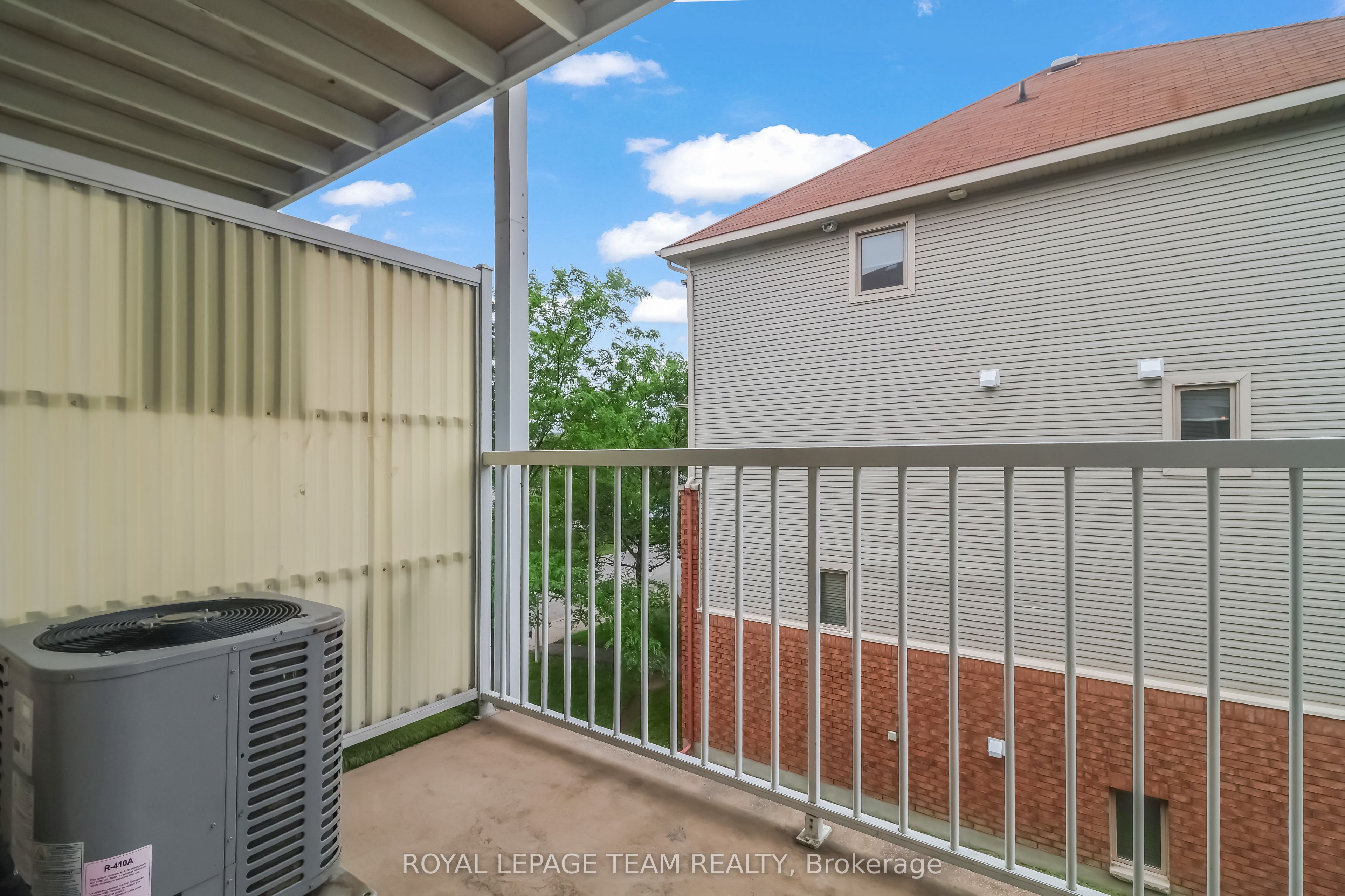 280 Keltie Private, Barrhaven, ON K2J 0A4