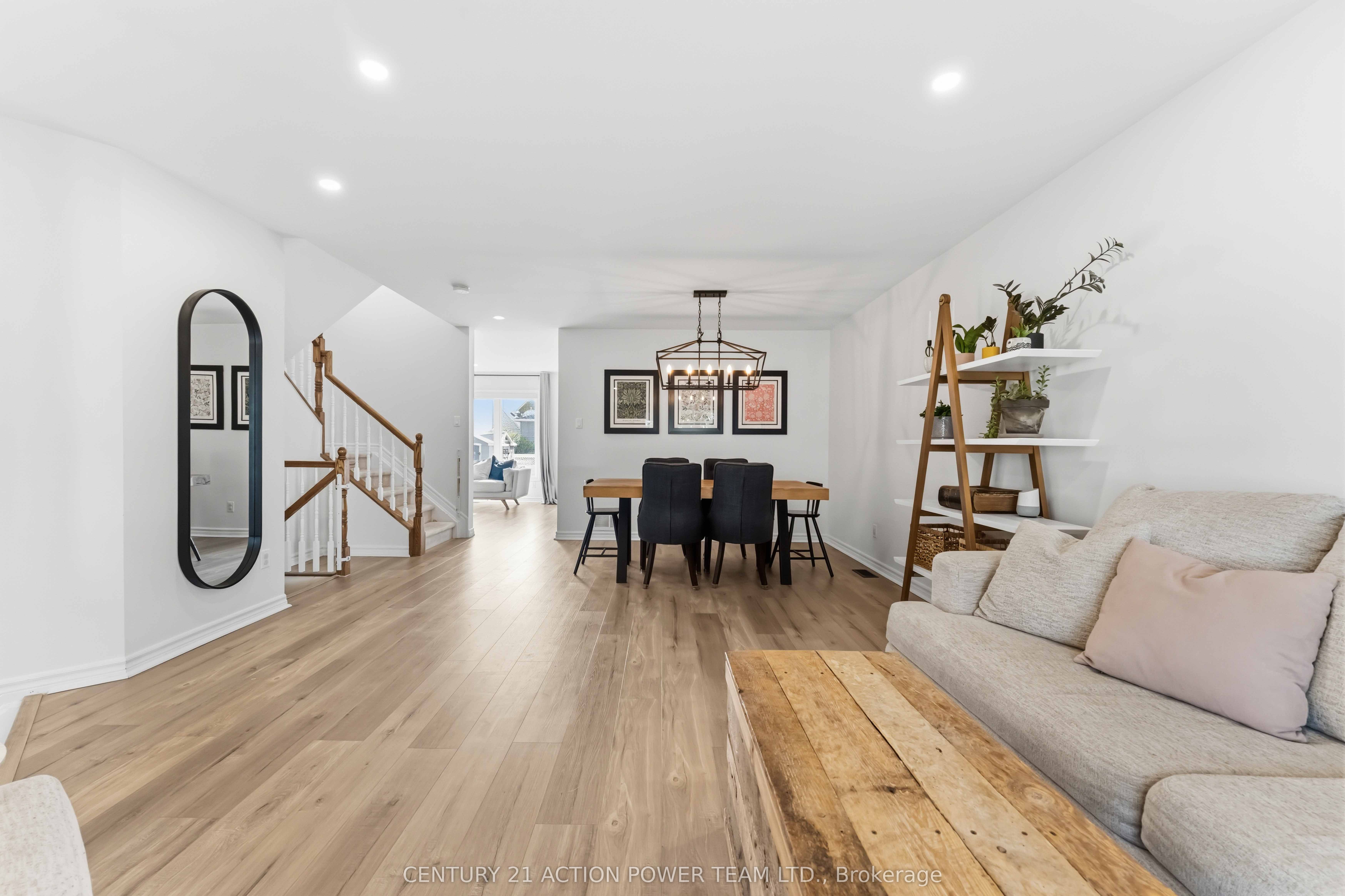 305 SARABELLA Street, Orleans - Cumberland and Area, ON K4A 0A3