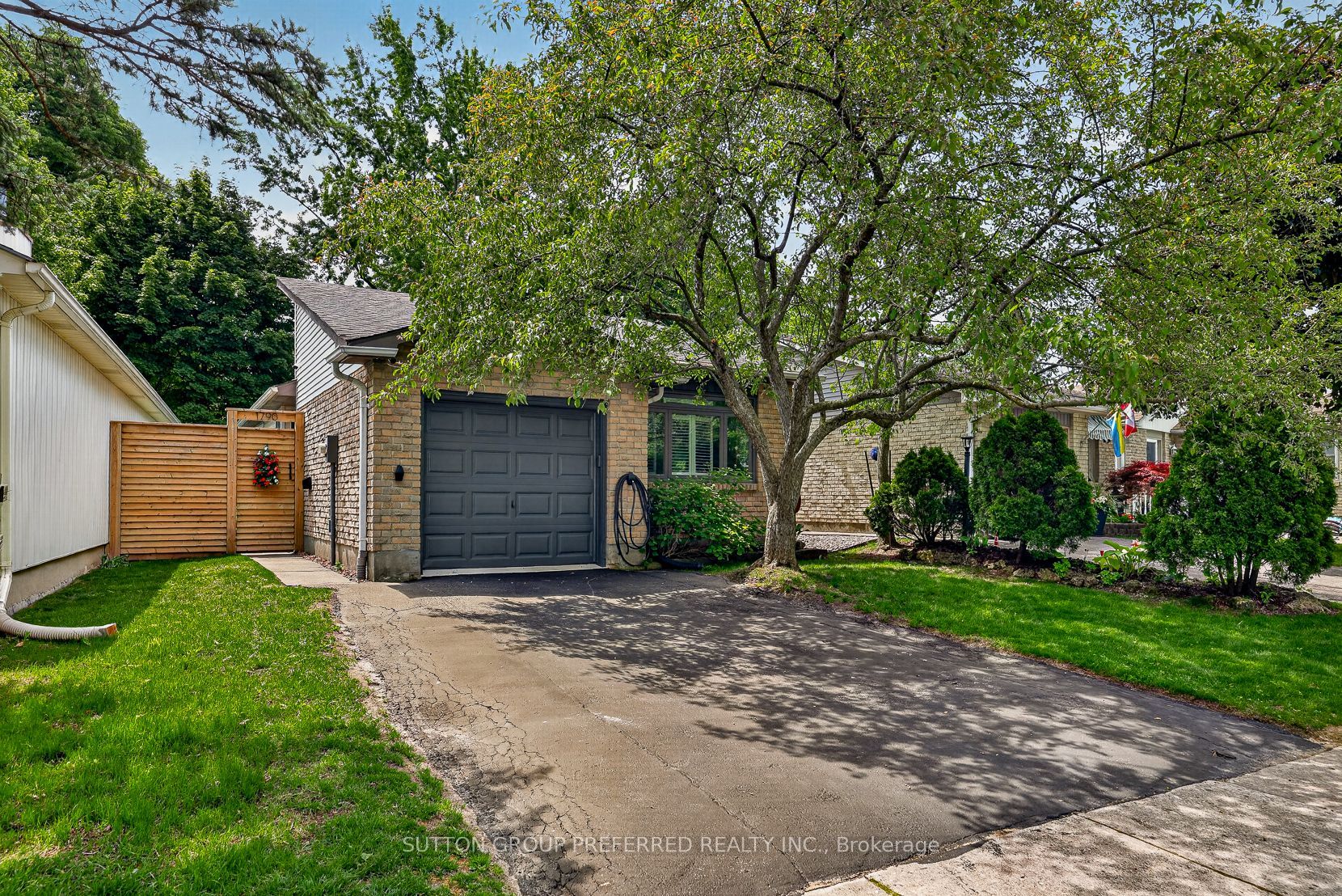 1790 Aldersbrook Road, London North, ON N6G 3E4