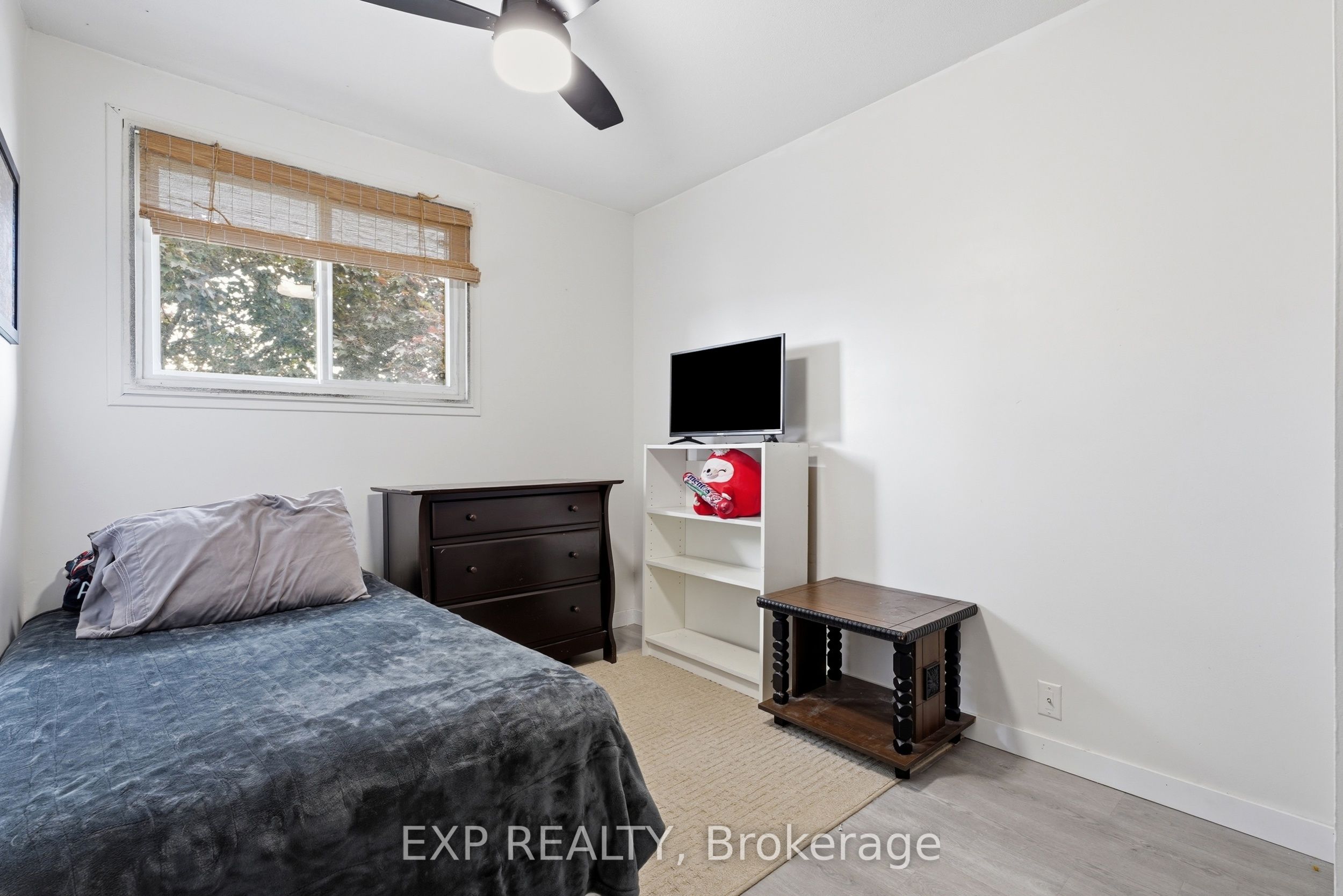 83 Oriole Parkway W, Woolwich, ON N3B 1C2