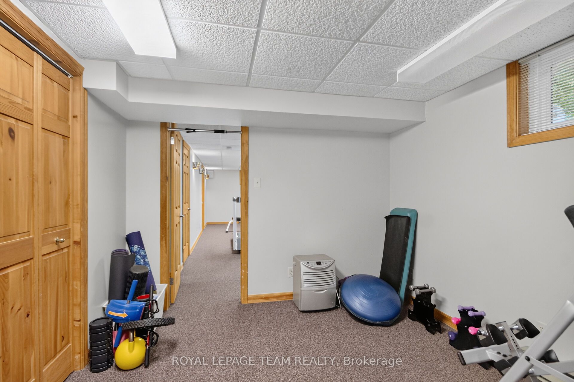 22 Lynhurst Avenue, Billings Bridge - Riverside Park and Area, ON K1V 9W7