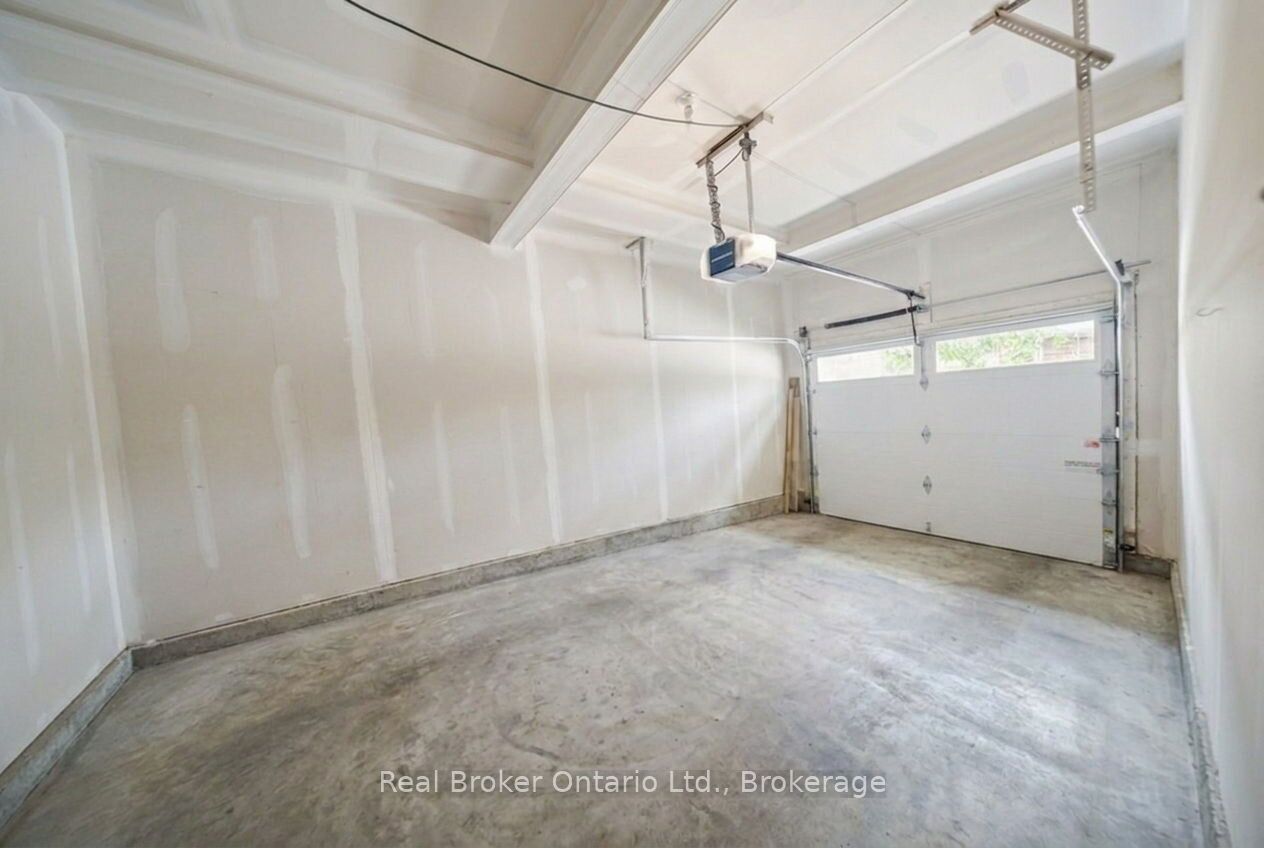 30 Imperial Road S 21, Guelph, ON N1K 1Y1